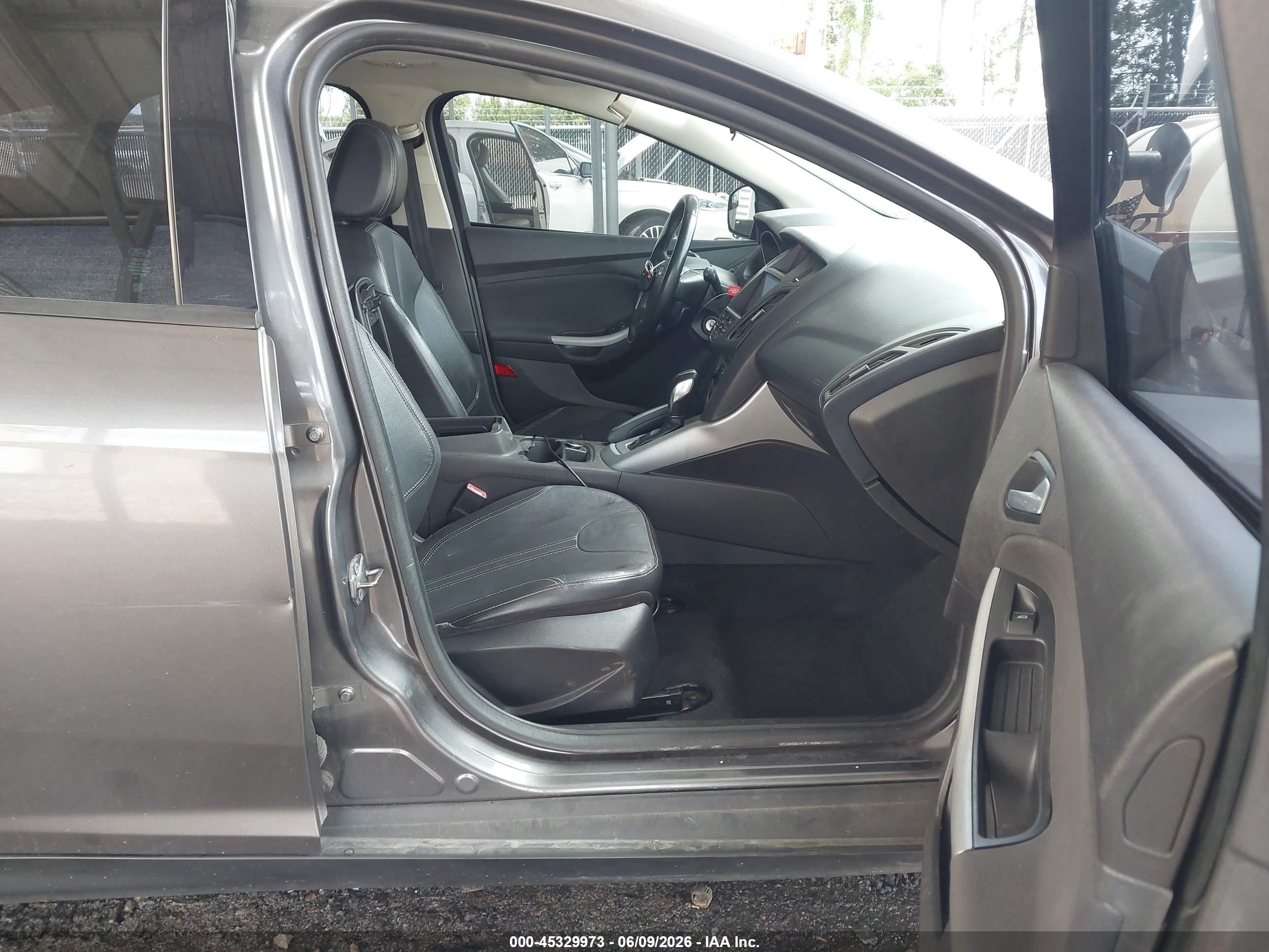 2013 Ford Focus Se Gray vin: 1FADP3K2XDL327402