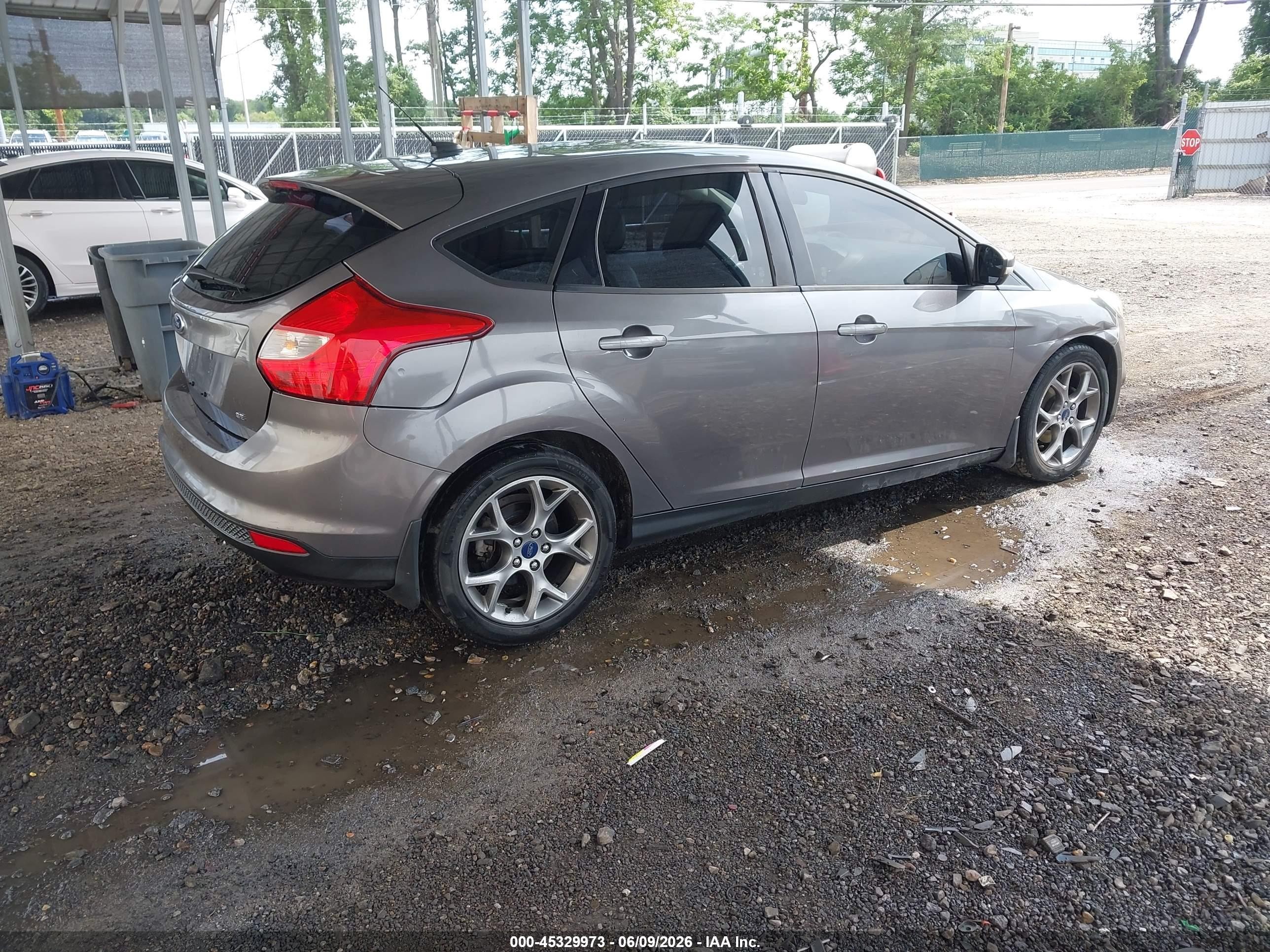 2013 Ford Focus Se Gray vin: 1FADP3K2XDL327402