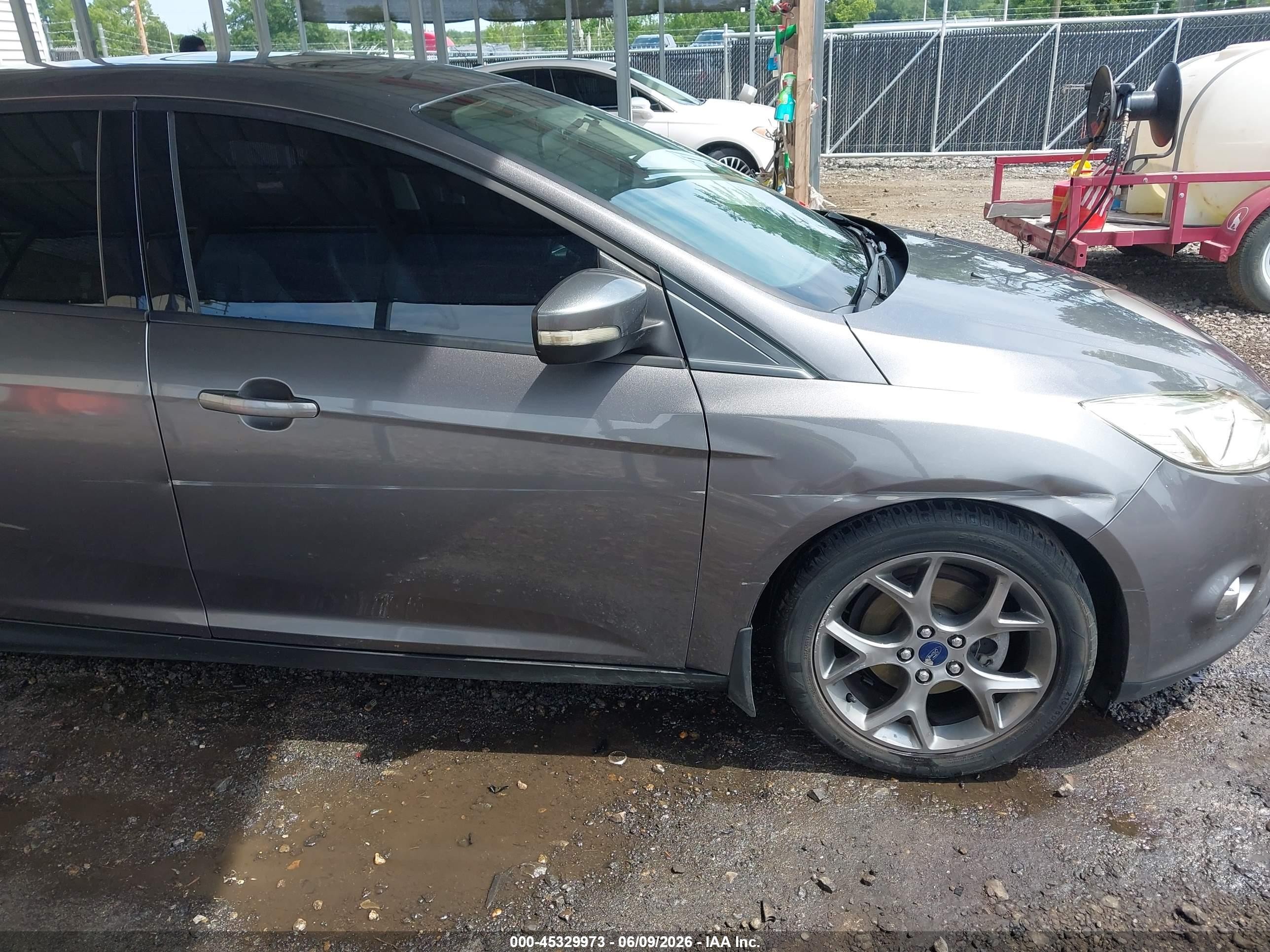 2013 Ford Focus Se Gray vin: 1FADP3K2XDL327402