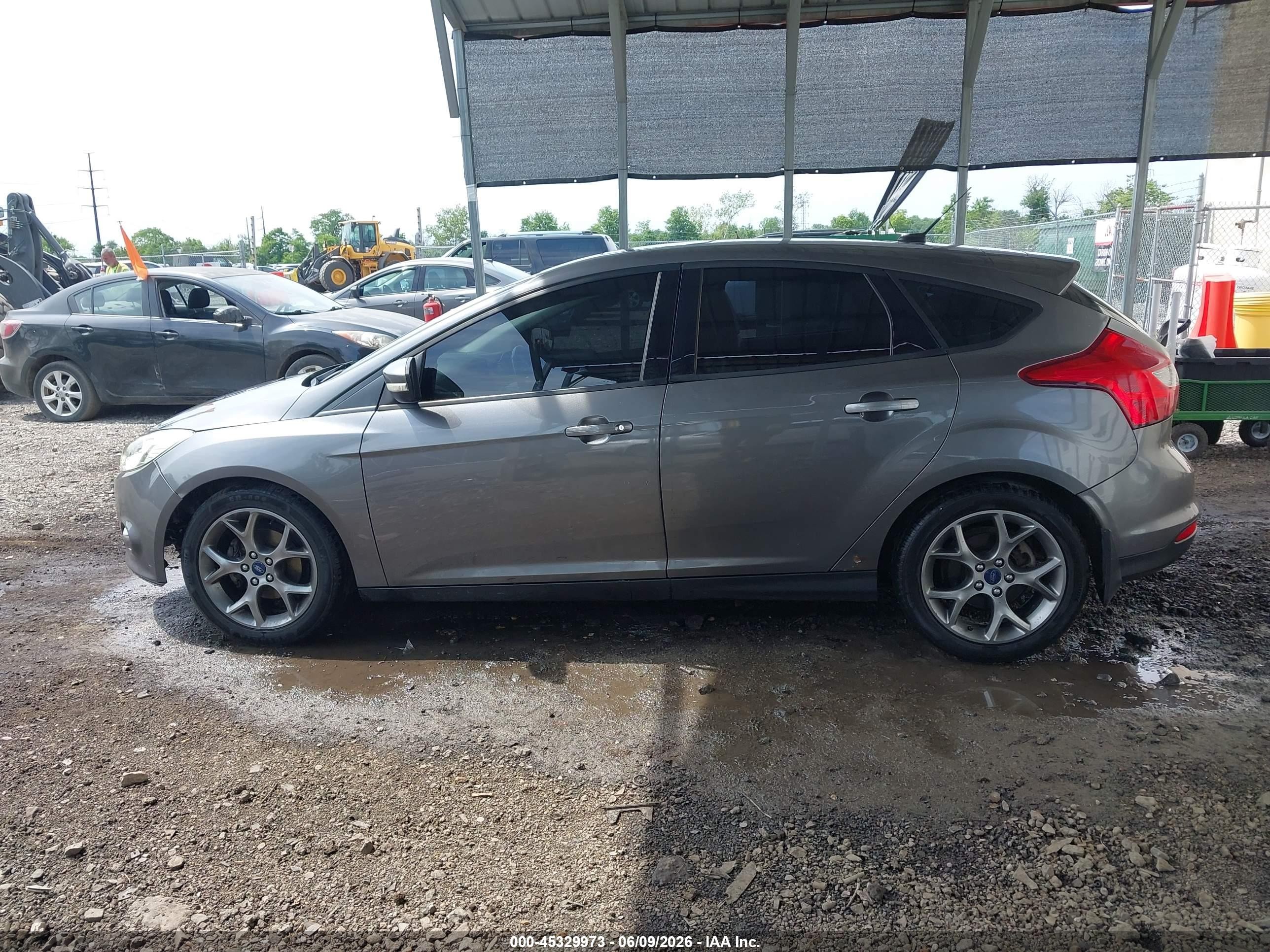 2013 Ford Focus Se Gray vin: 1FADP3K2XDL327402