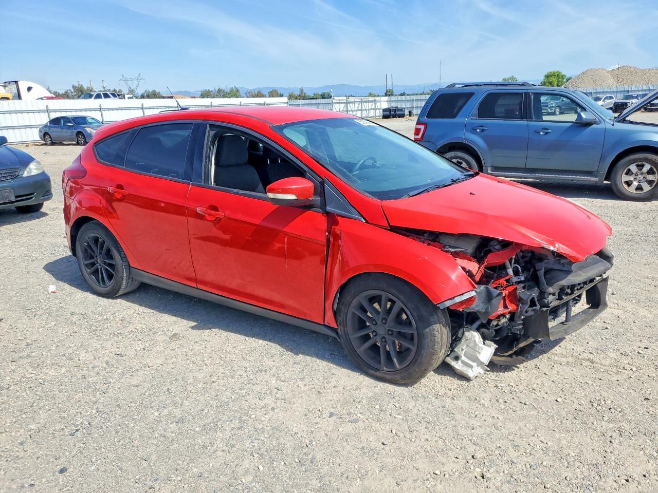 2013 Ford Focus Se Красный vin: 1FADP3K2XDL379774