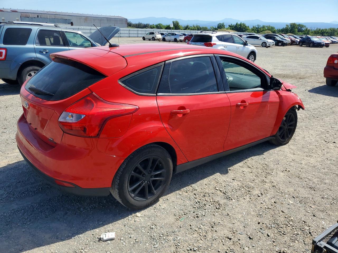 2013 Ford Focus Se Красный vin: 1FADP3K2XDL379774