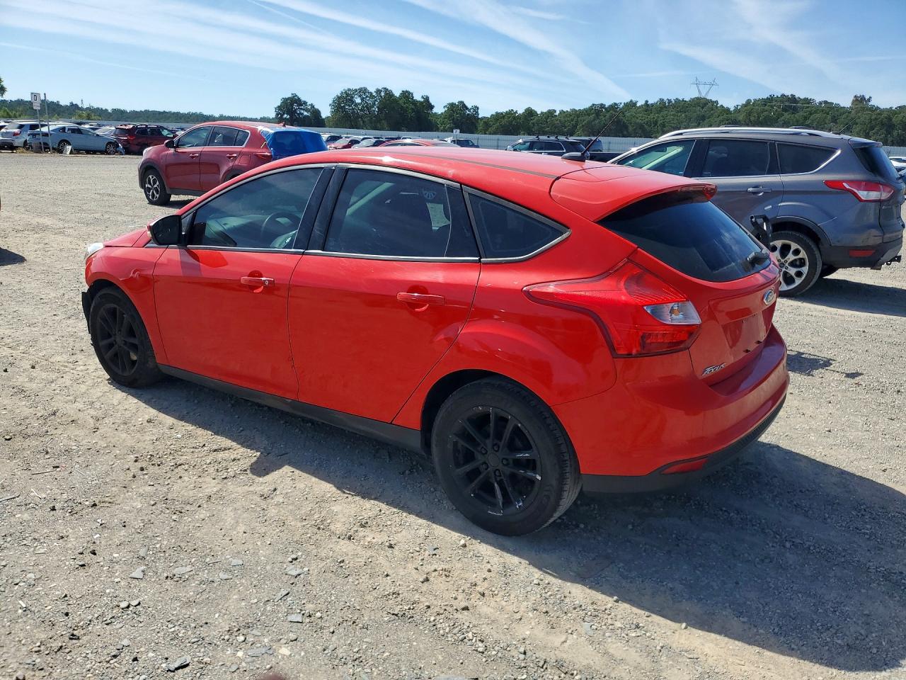 2013 Ford Focus Se Красный vin: 1FADP3K2XDL379774
