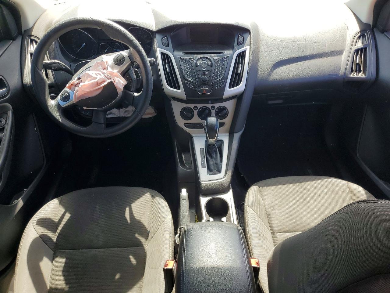 2013 Ford Focus Se Красный vin: 1FADP3K2XDL379774