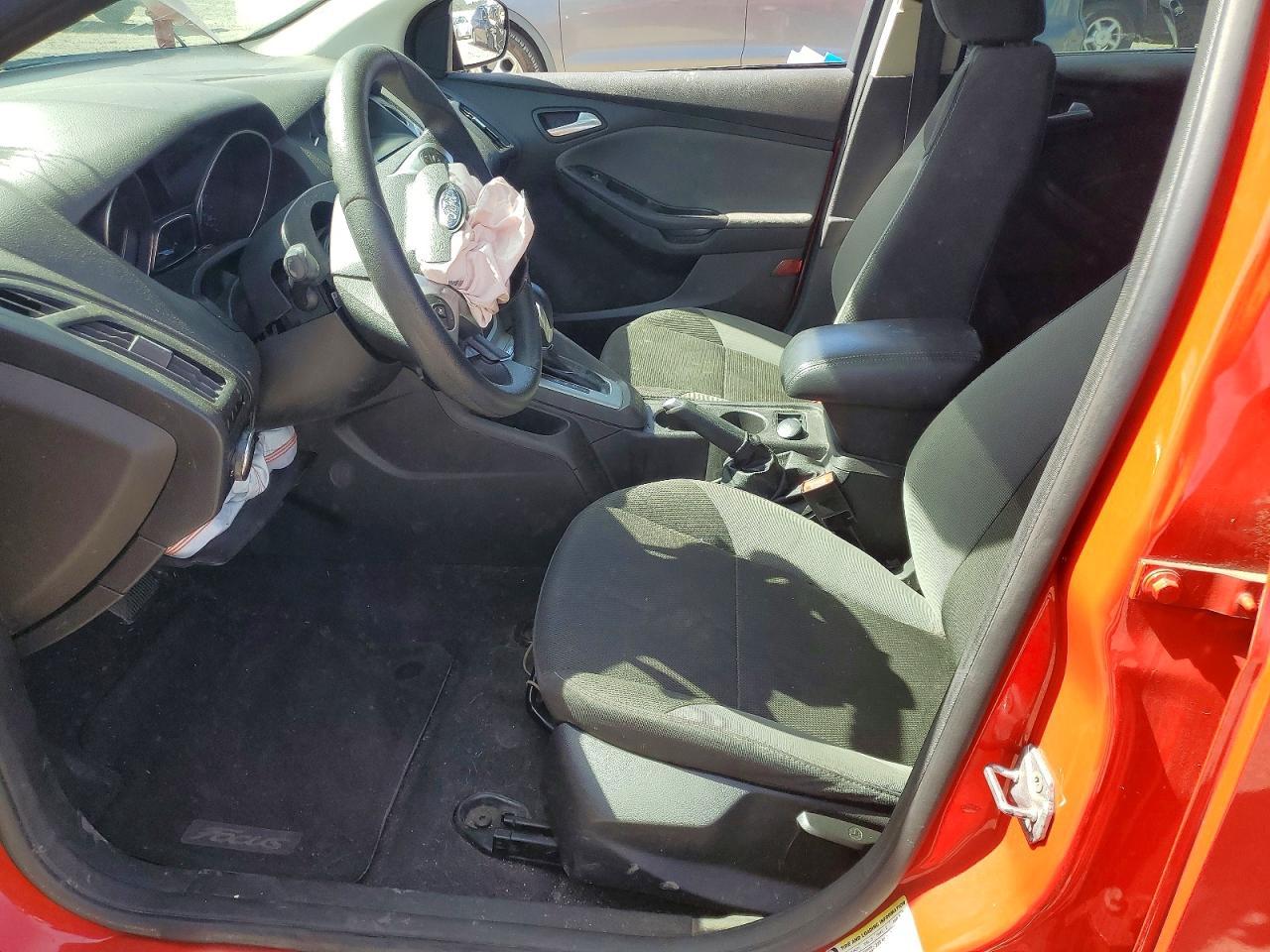2013 Ford Focus Se Красный vin: 1FADP3K2XDL379774