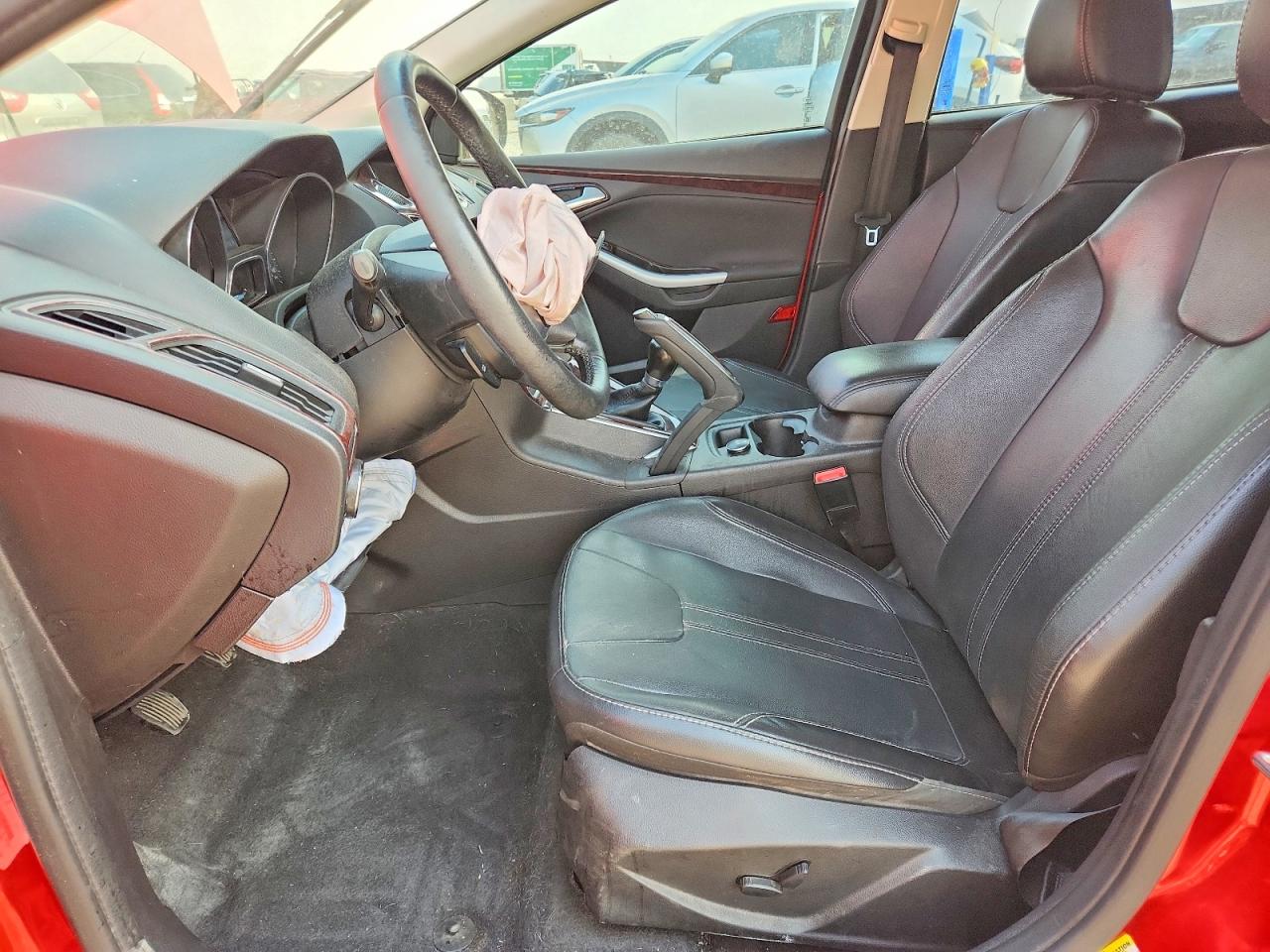 2014 Ford Focus Se Red vin: 1FADP3K2XEL110224