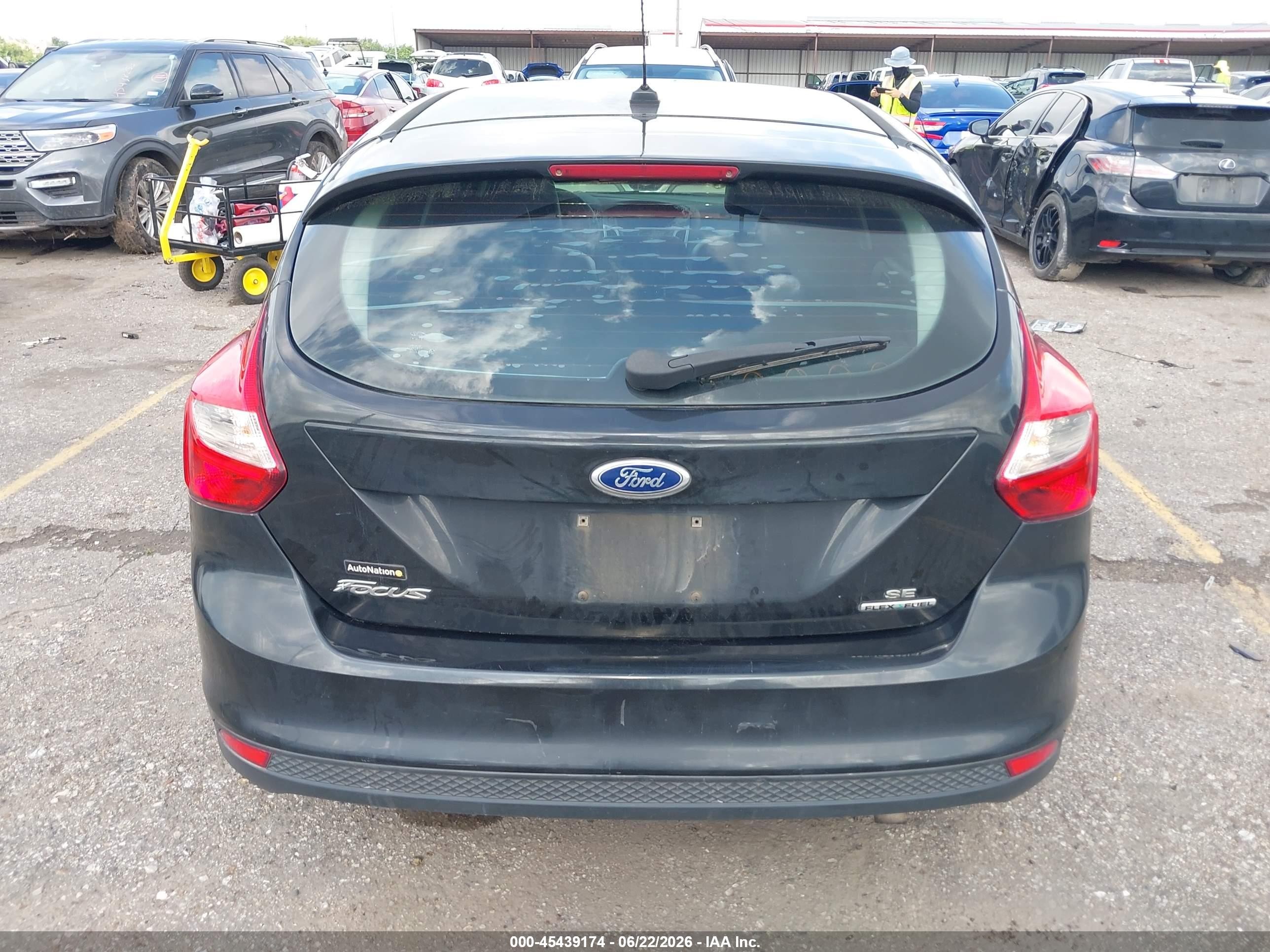 2014 Ford Focus Se Black vin: 1FADP3K2XEL120140
