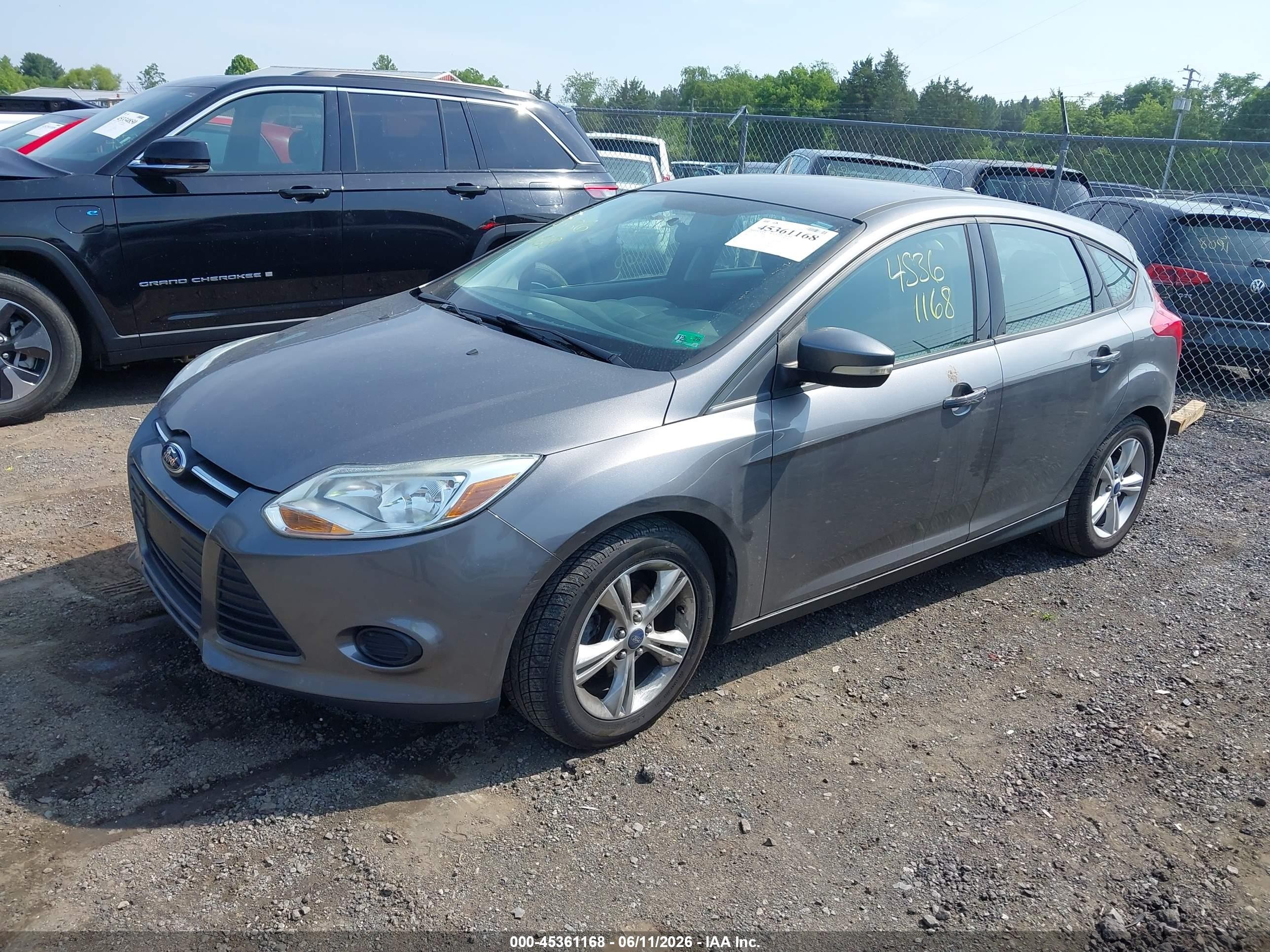 2014 Ford Focus Se Gray vin: 1FADP3K2XEL127444