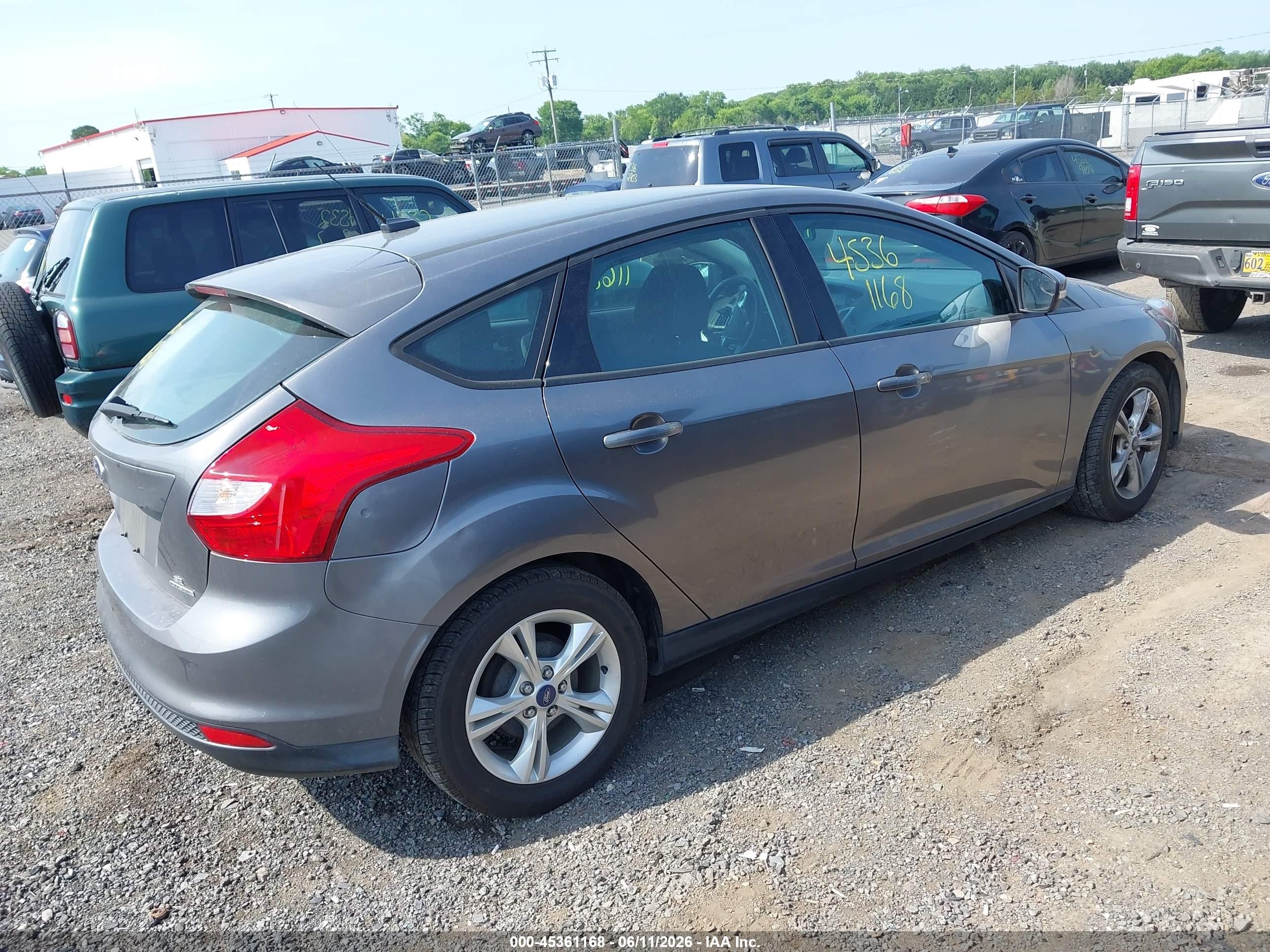 2014 Ford Focus Se Gray vin: 1FADP3K2XEL127444