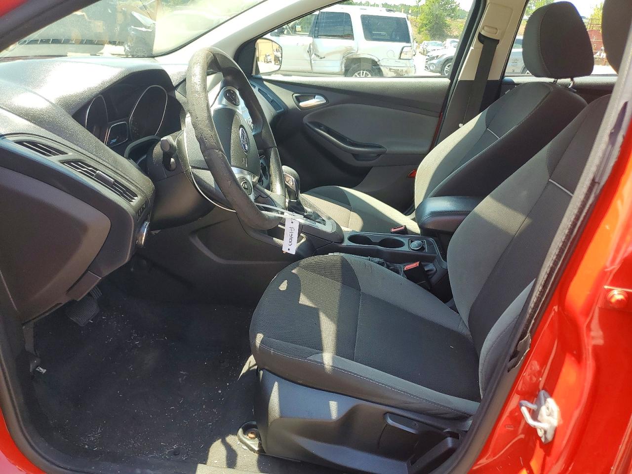 2014 Ford Focus Red vin: 1FADP3K2XEL144843