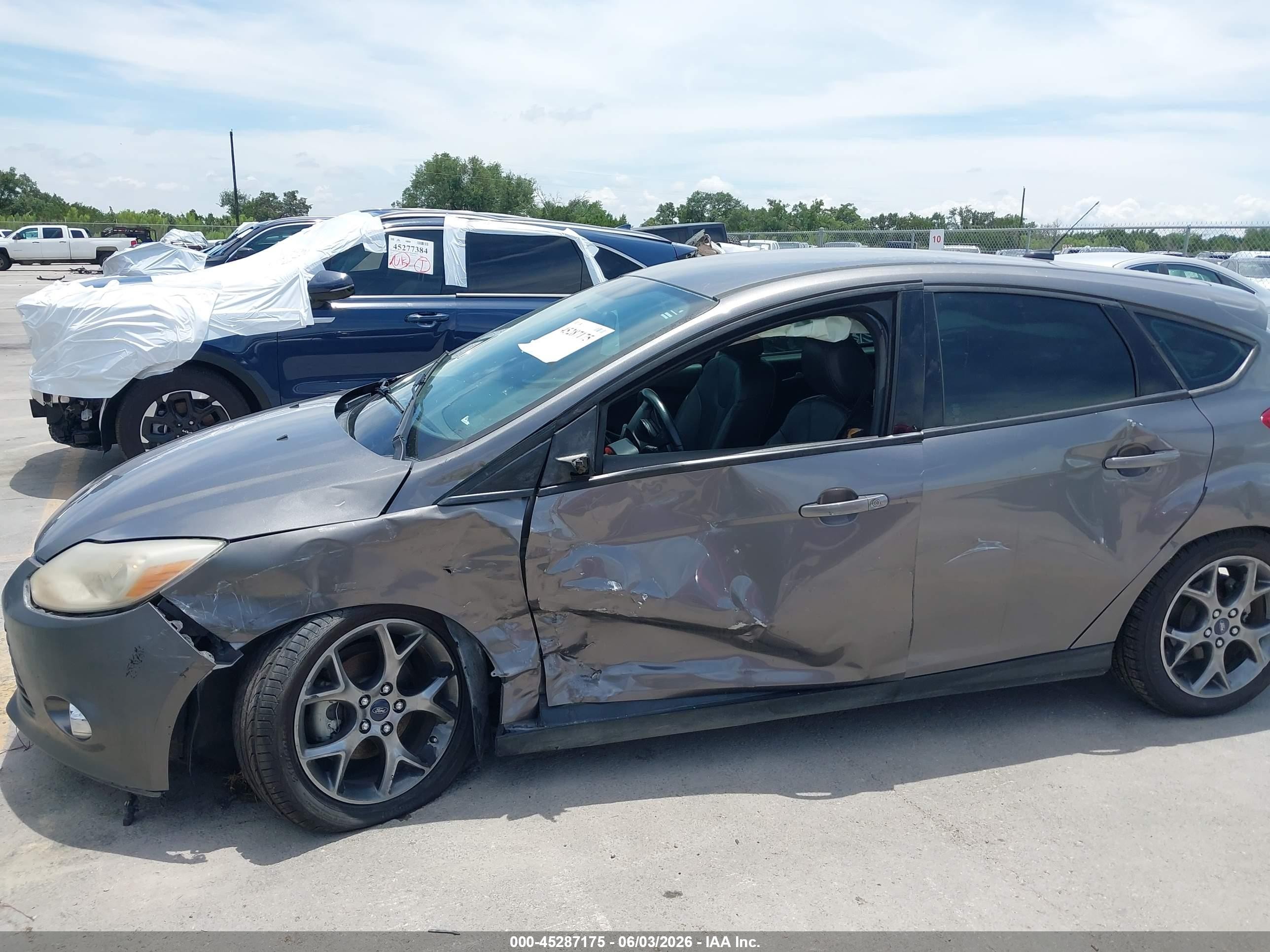 2014 Ford Focus Se Gray vin: 1FADP3K2XEL151131