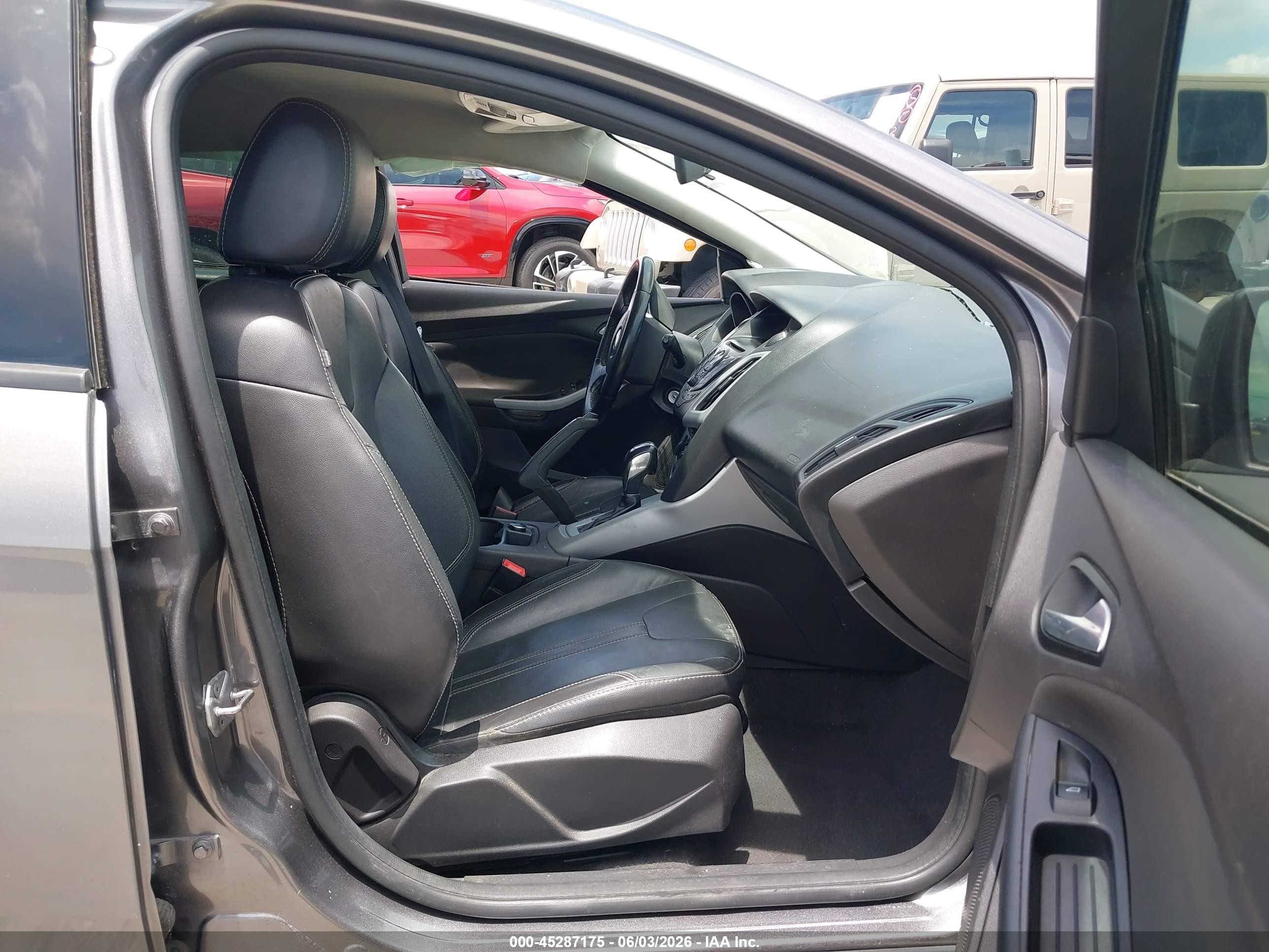 2014 Ford Focus Se Gray vin: 1FADP3K2XEL151131