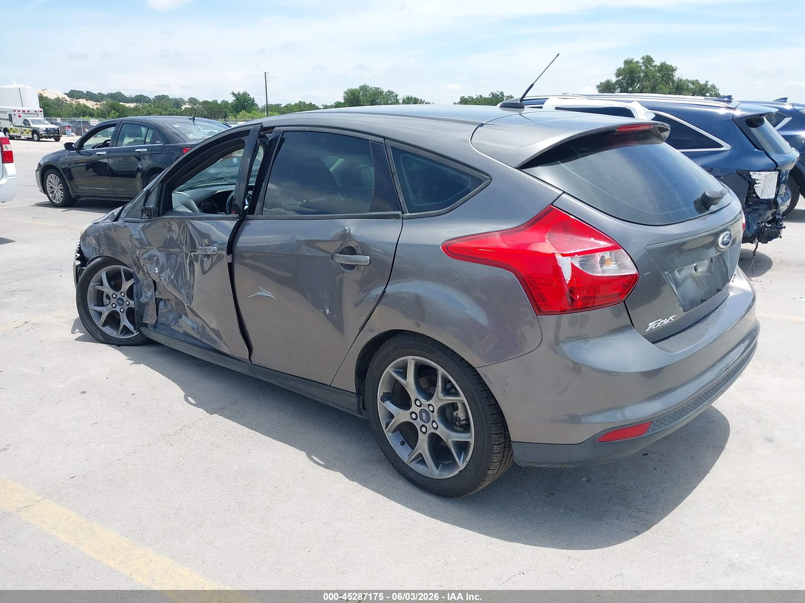 2014 Ford Focus Se Gray vin: 1FADP3K2XEL151131