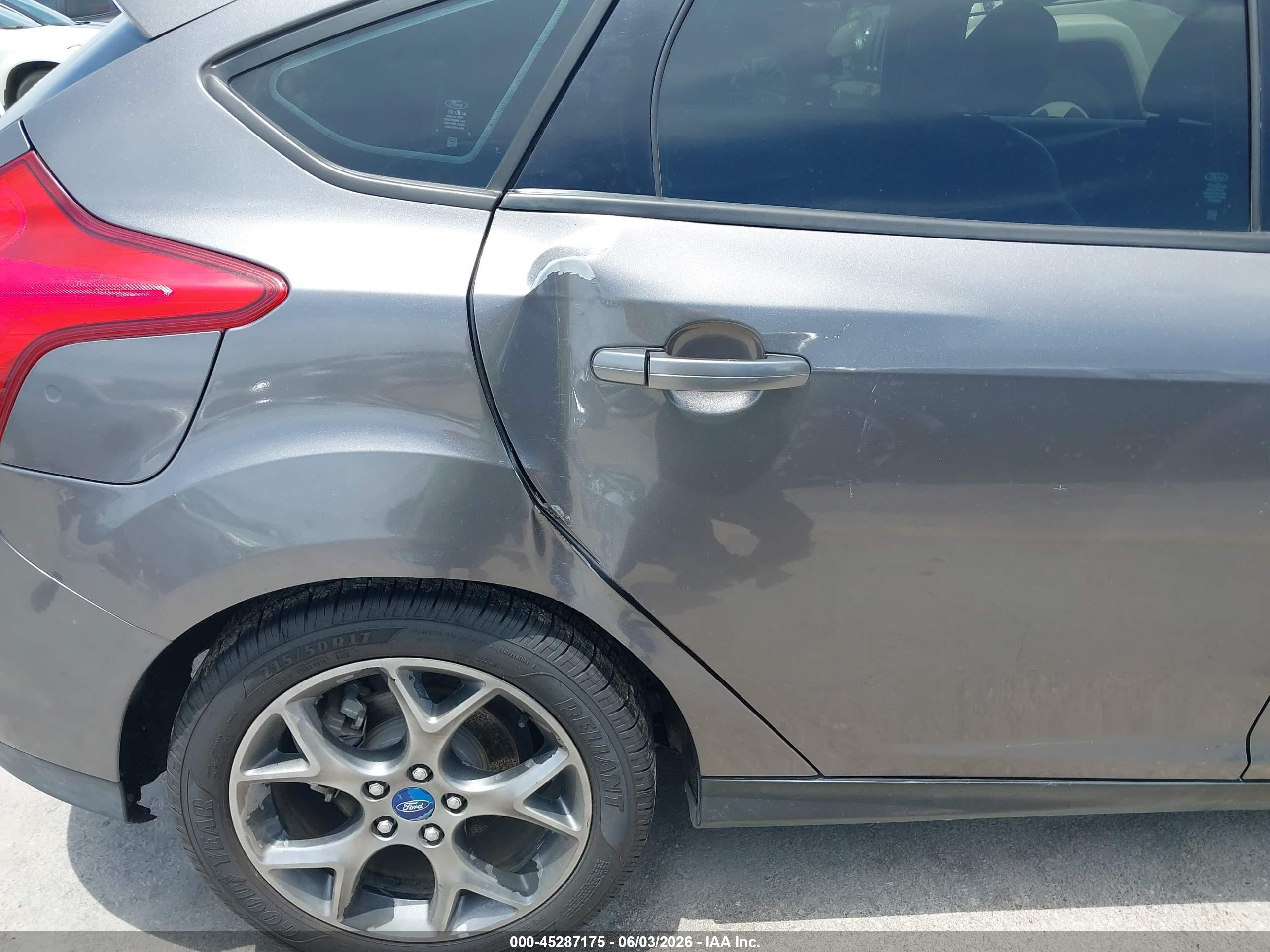2014 Ford Focus Se Gray vin: 1FADP3K2XEL151131