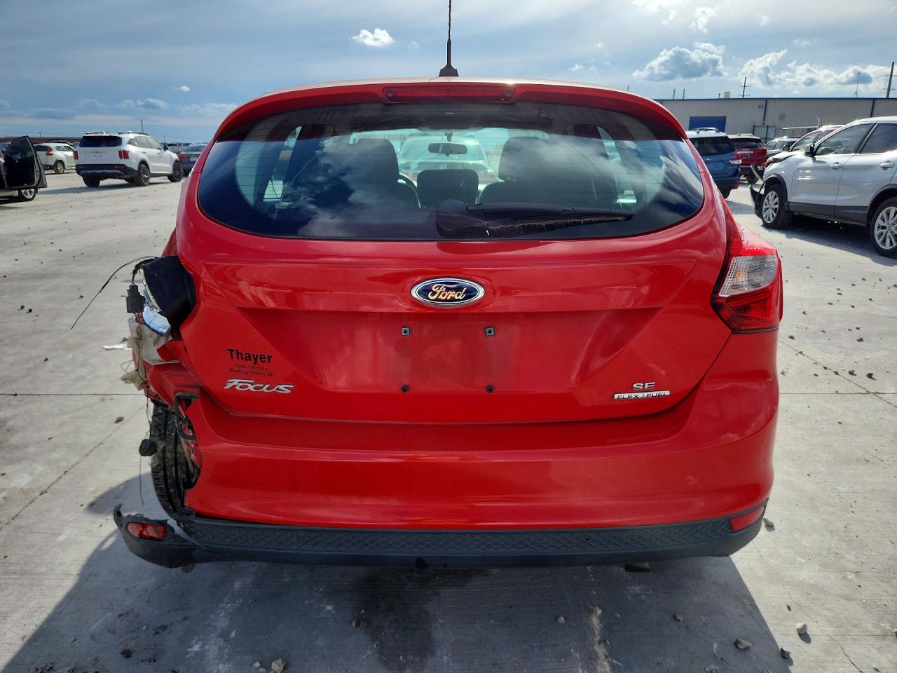 2014 Ford Focus Se Красный vin: 1FADP3K2XEL167619