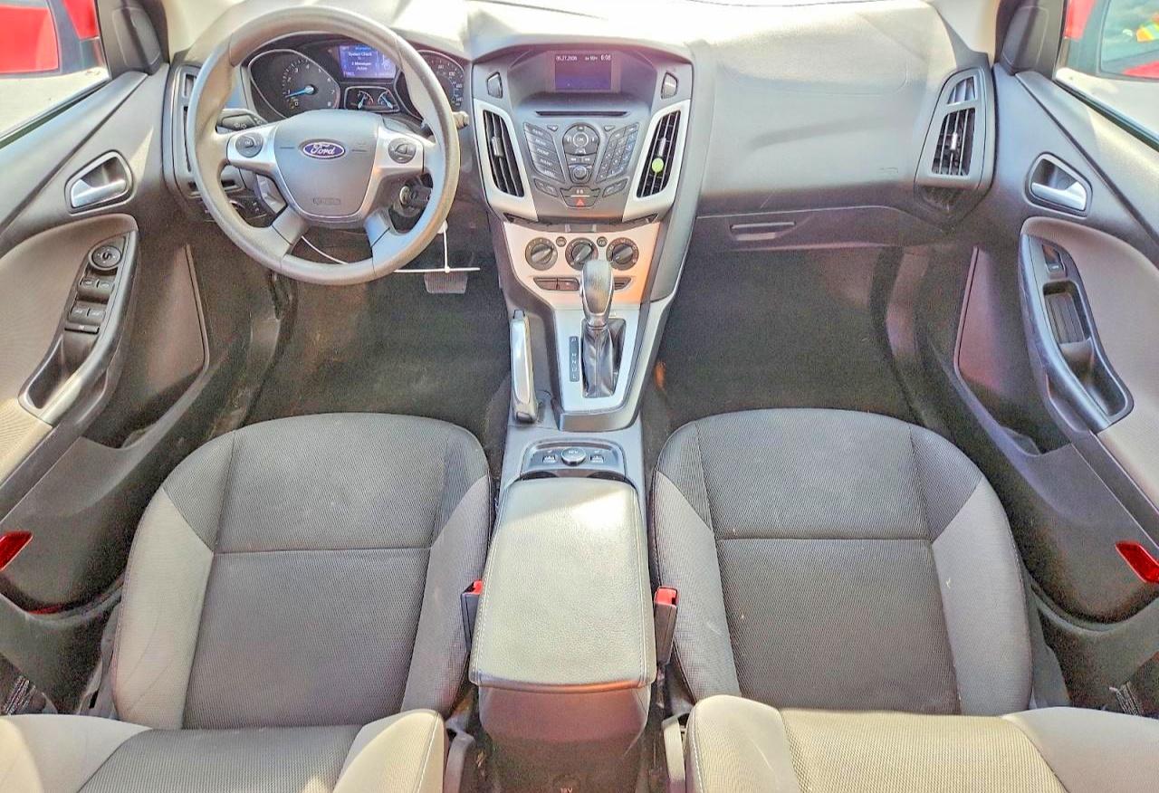 2014 Ford Focus Se Красный vin: 1FADP3K2XEL167619