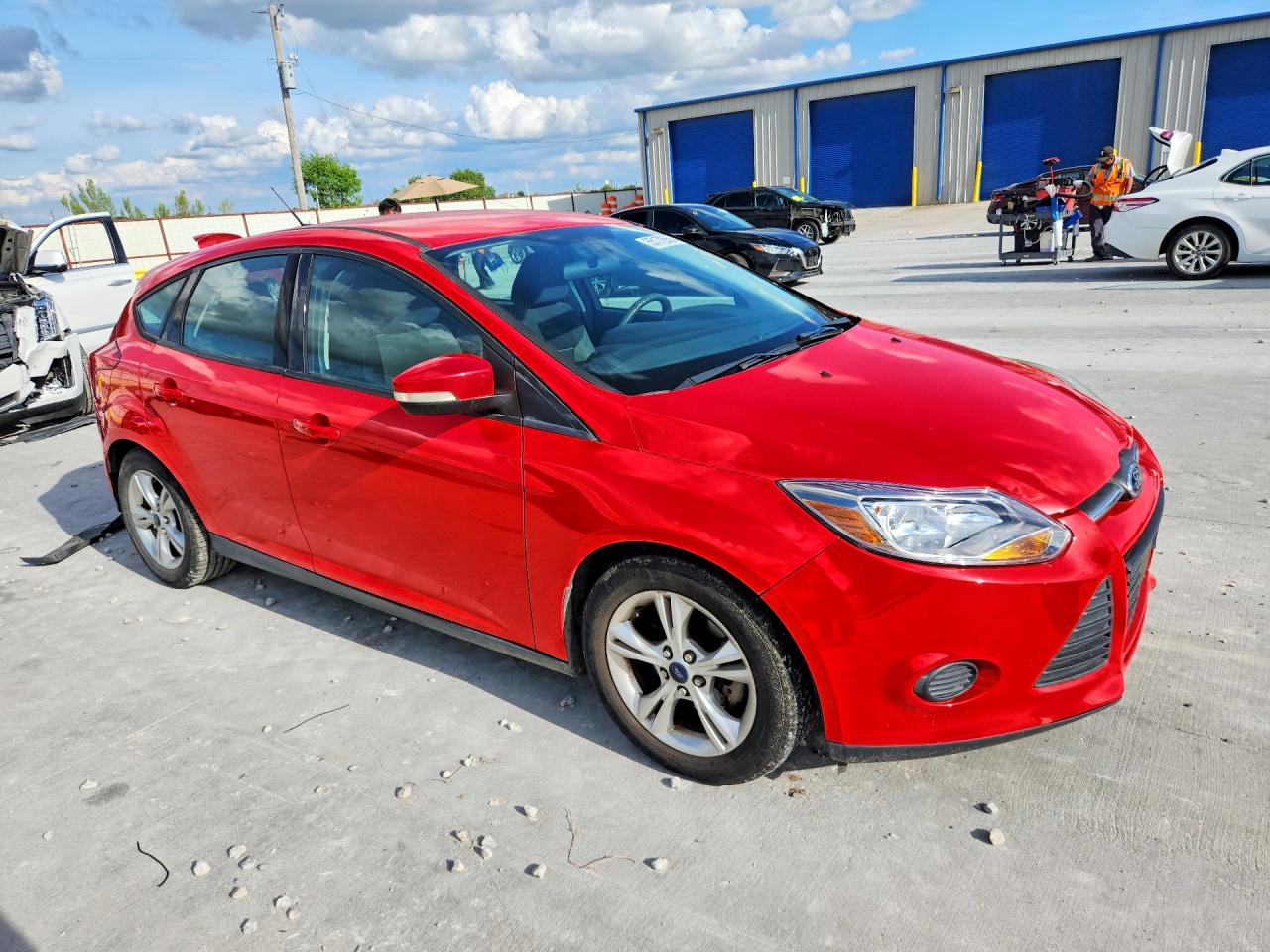 2014 Ford Focus Se Красный vin: 1FADP3K2XEL167619