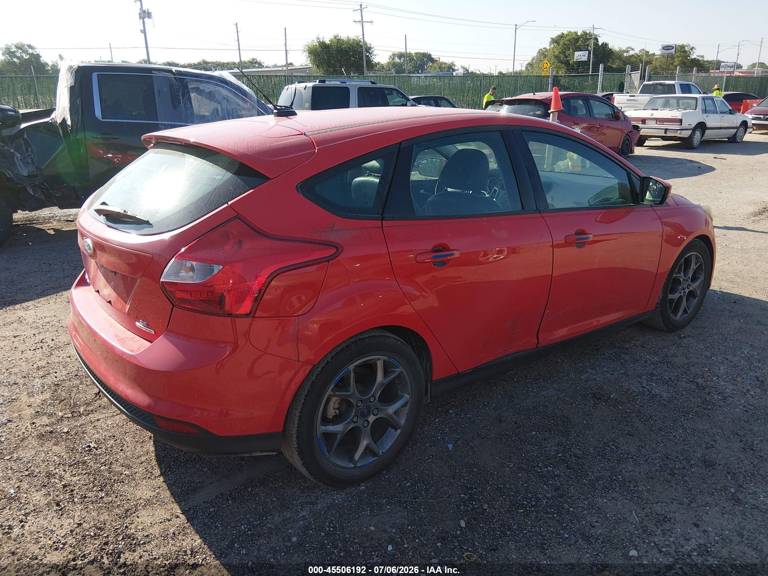 2014 Ford Focus Se Red vin: 1FADP3K2XEL175641