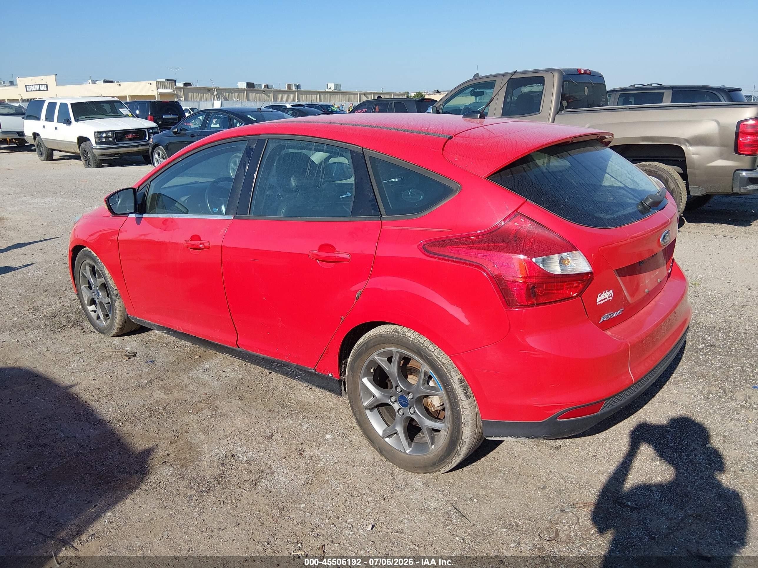 2014 Ford Focus Se Red vin: 1FADP3K2XEL175641