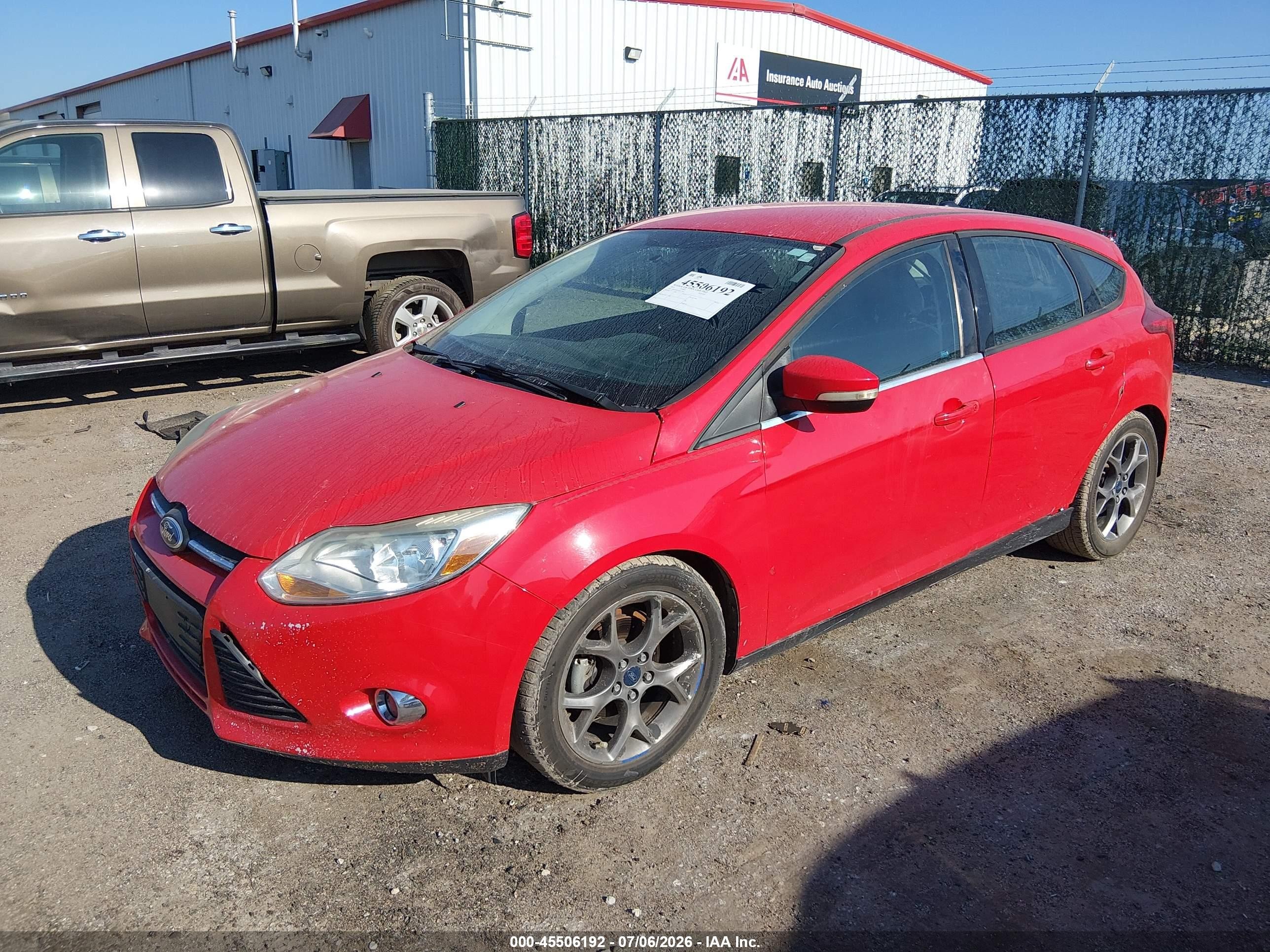 2014 Ford Focus Se Red vin: 1FADP3K2XEL175641