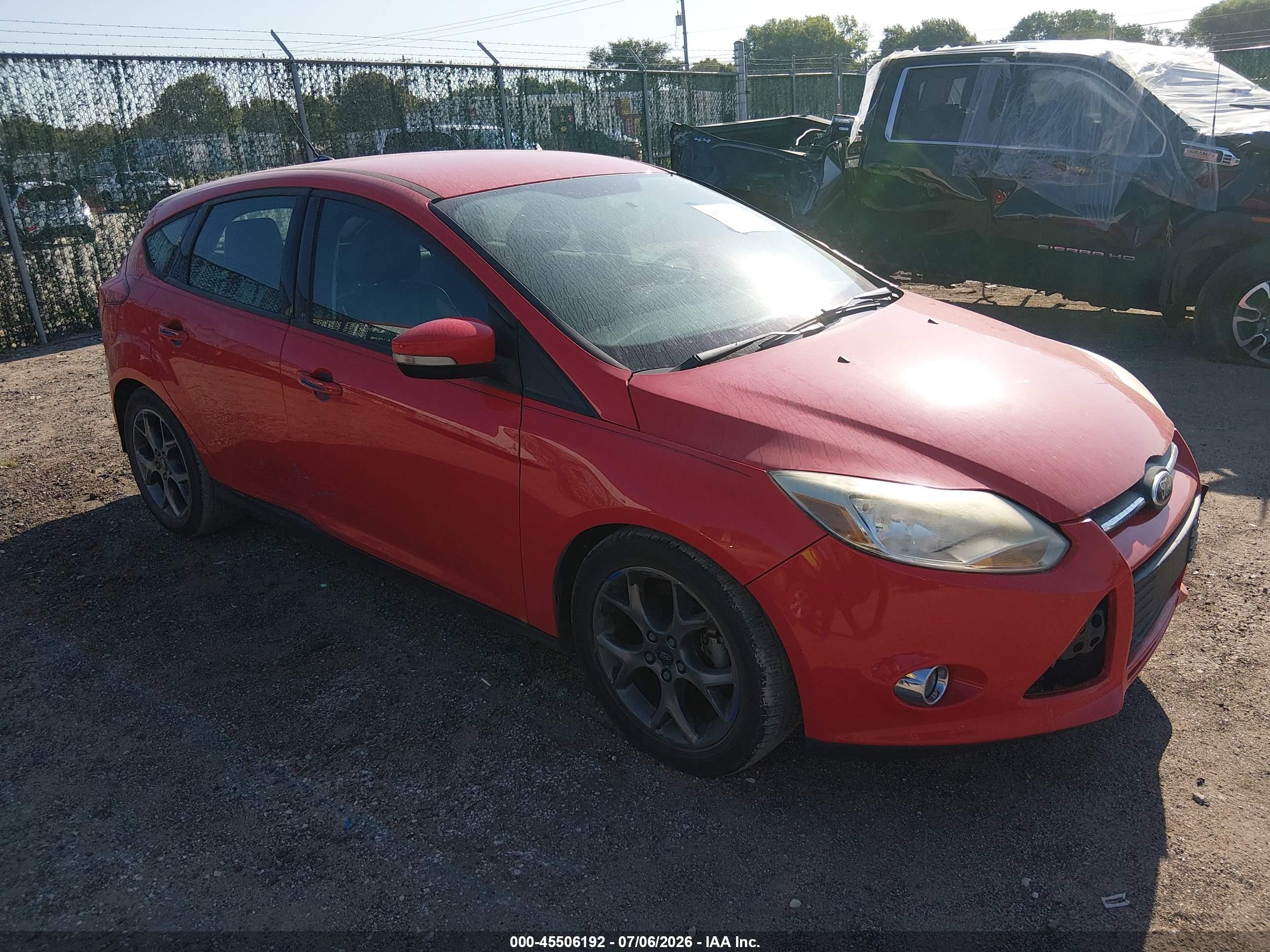 2014 Ford Focus Se Red vin: 1FADP3K2XEL175641