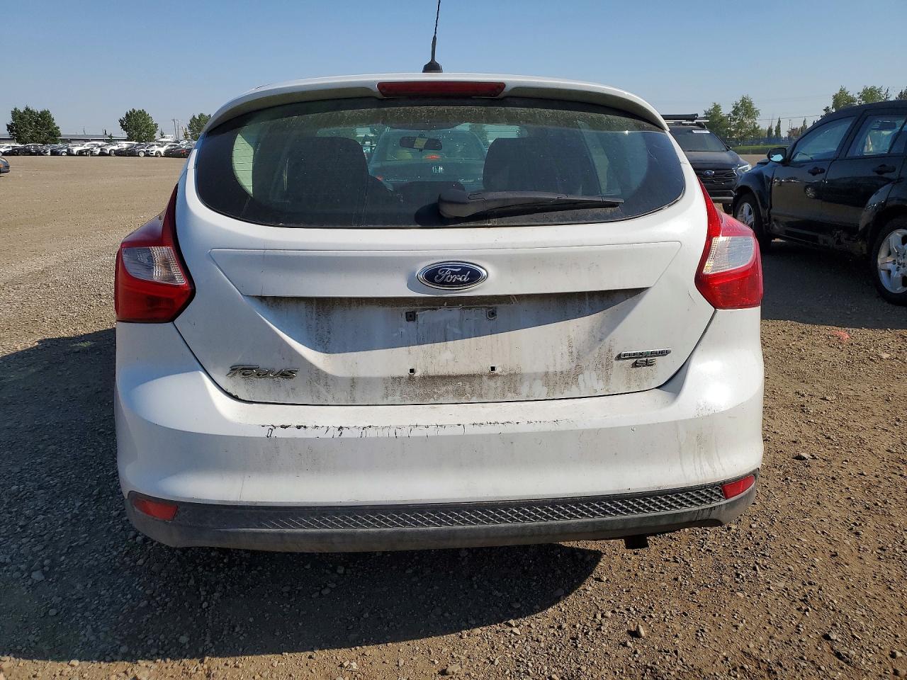 2014 Ford Focus Se White vin: 1FADP3K2XEL226216
