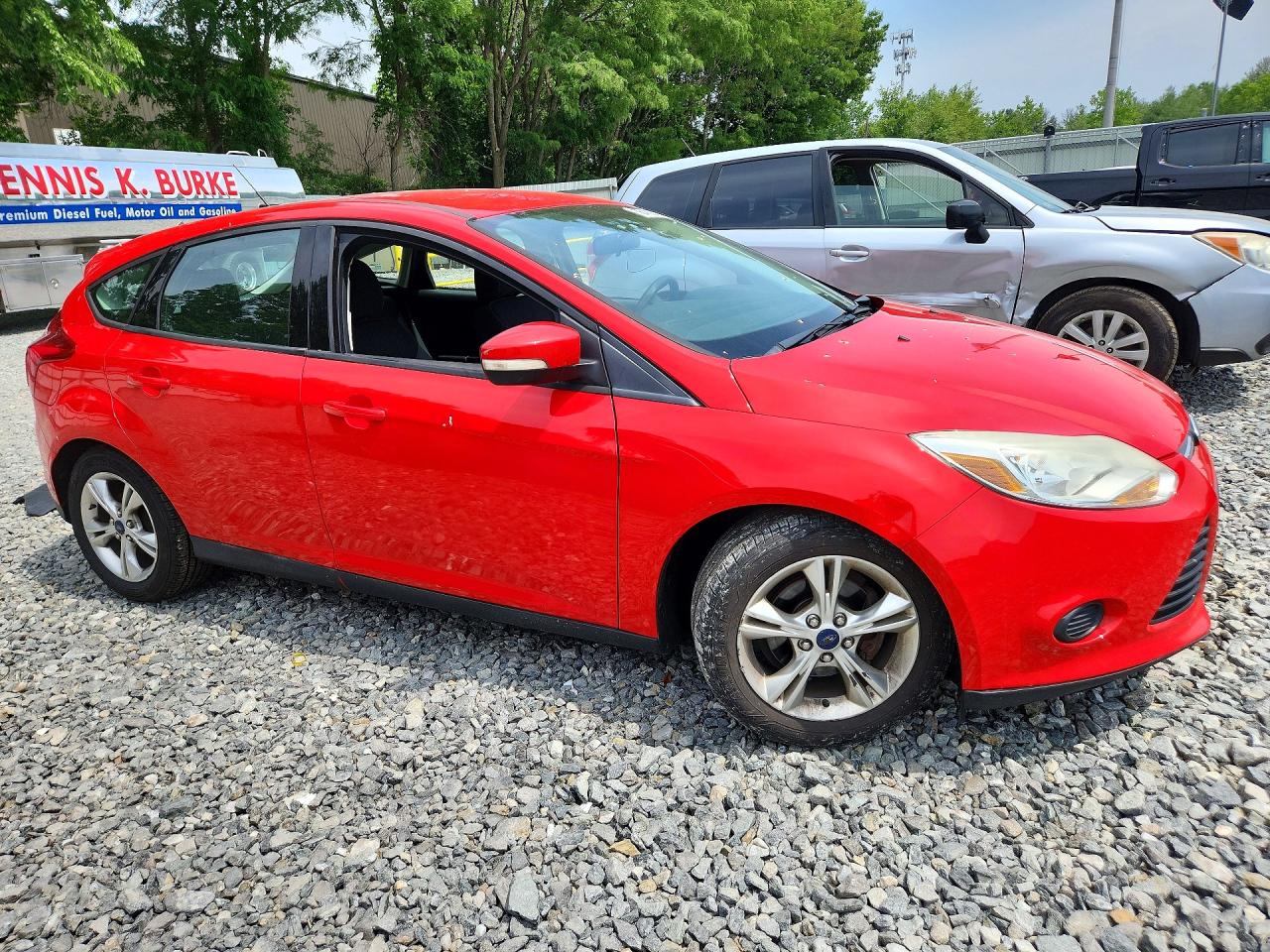 2014 Ford Focus Se Красный vin: 1FADP3K2XEL232100