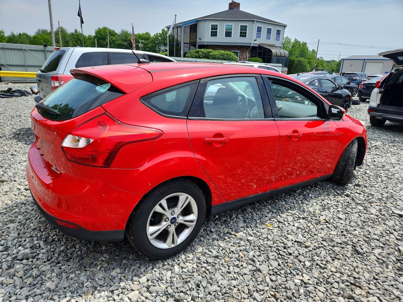 2014 Ford Focus Se Красный vin: 1FADP3K2XEL232100