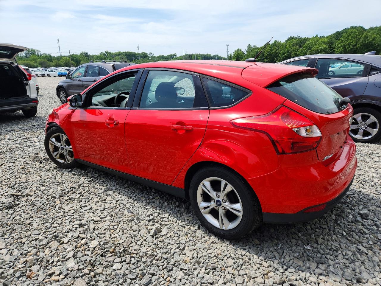 2014 Ford Focus Se Красный vin: 1FADP3K2XEL232100