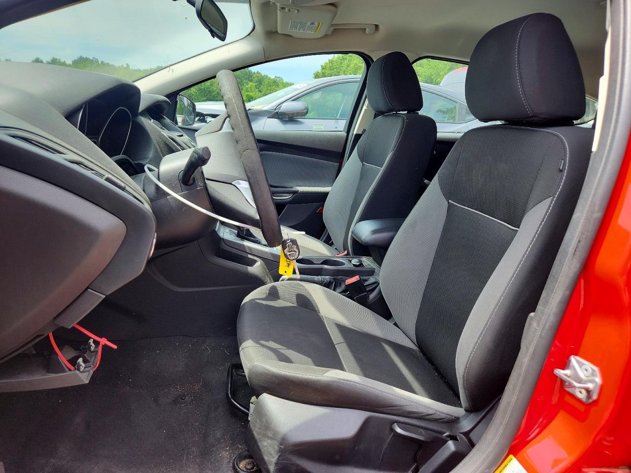 2014 Ford Focus Se Красный vin: 1FADP3K2XEL232100