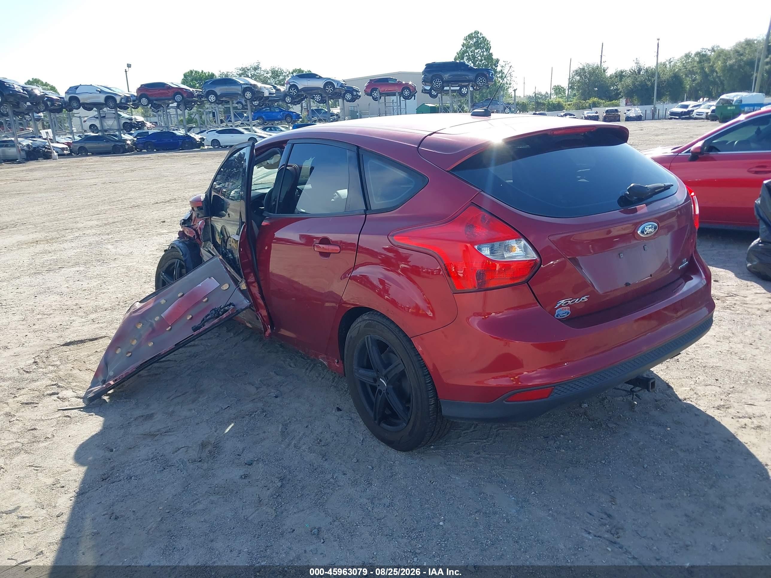 2014 Ford Focus Se Red vin: 1FADP3K2XEL233859