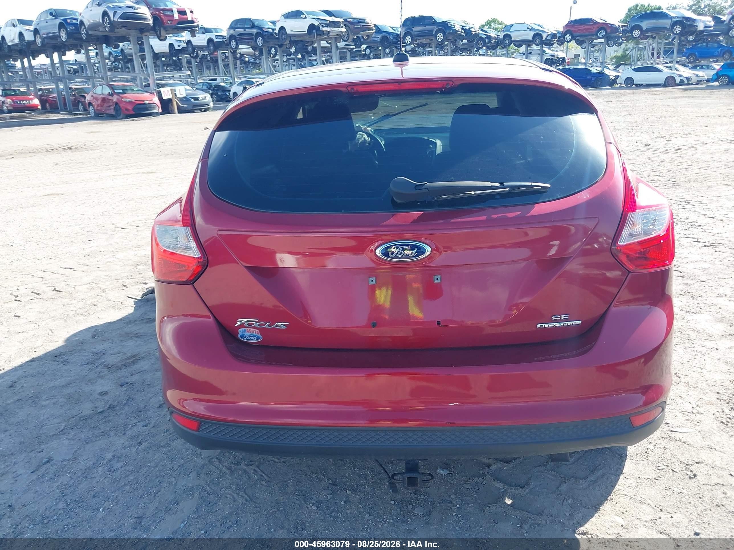 2014 Ford Focus Se Red vin: 1FADP3K2XEL233859