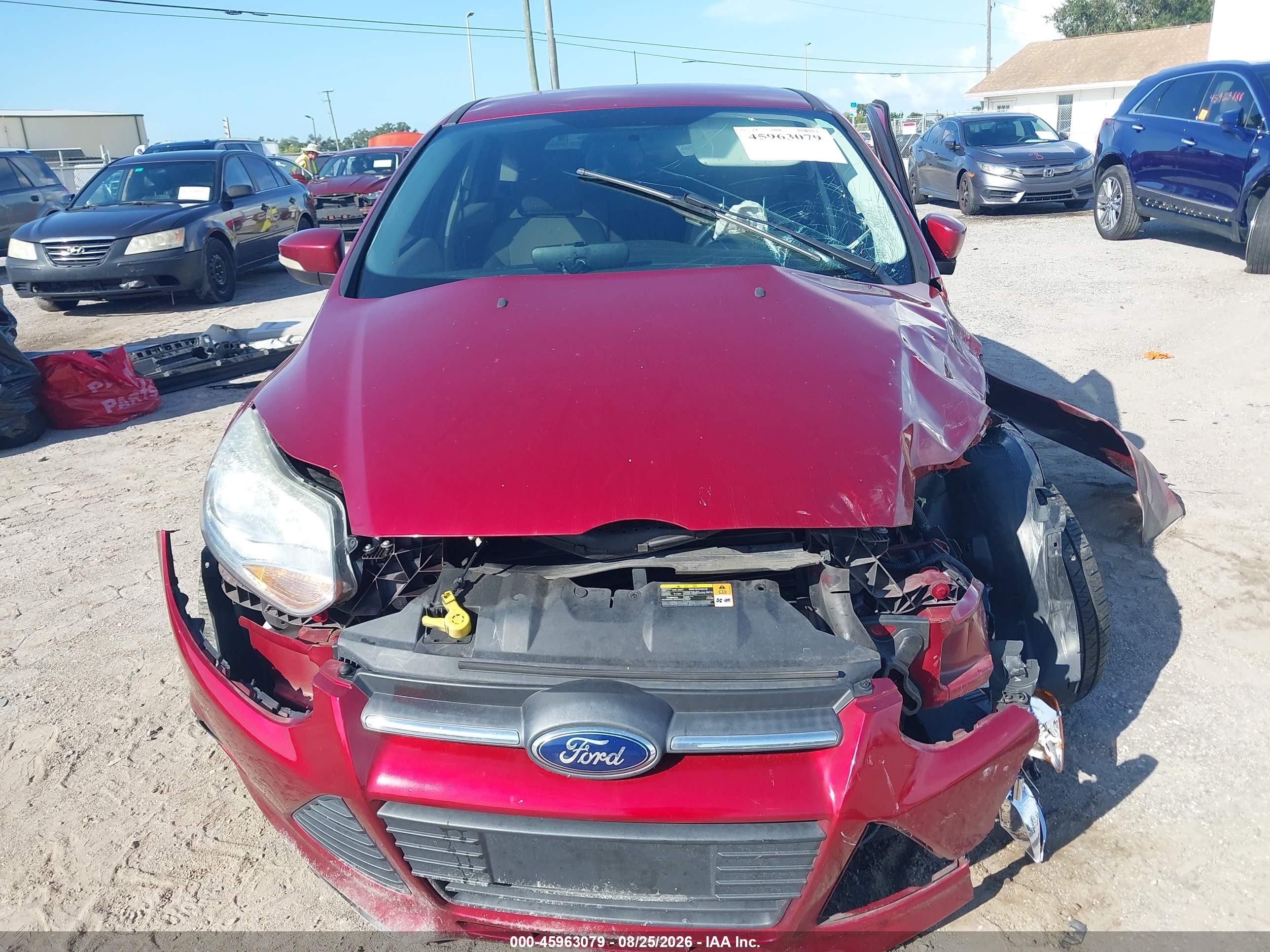 2014 Ford Focus Se Red vin: 1FADP3K2XEL233859