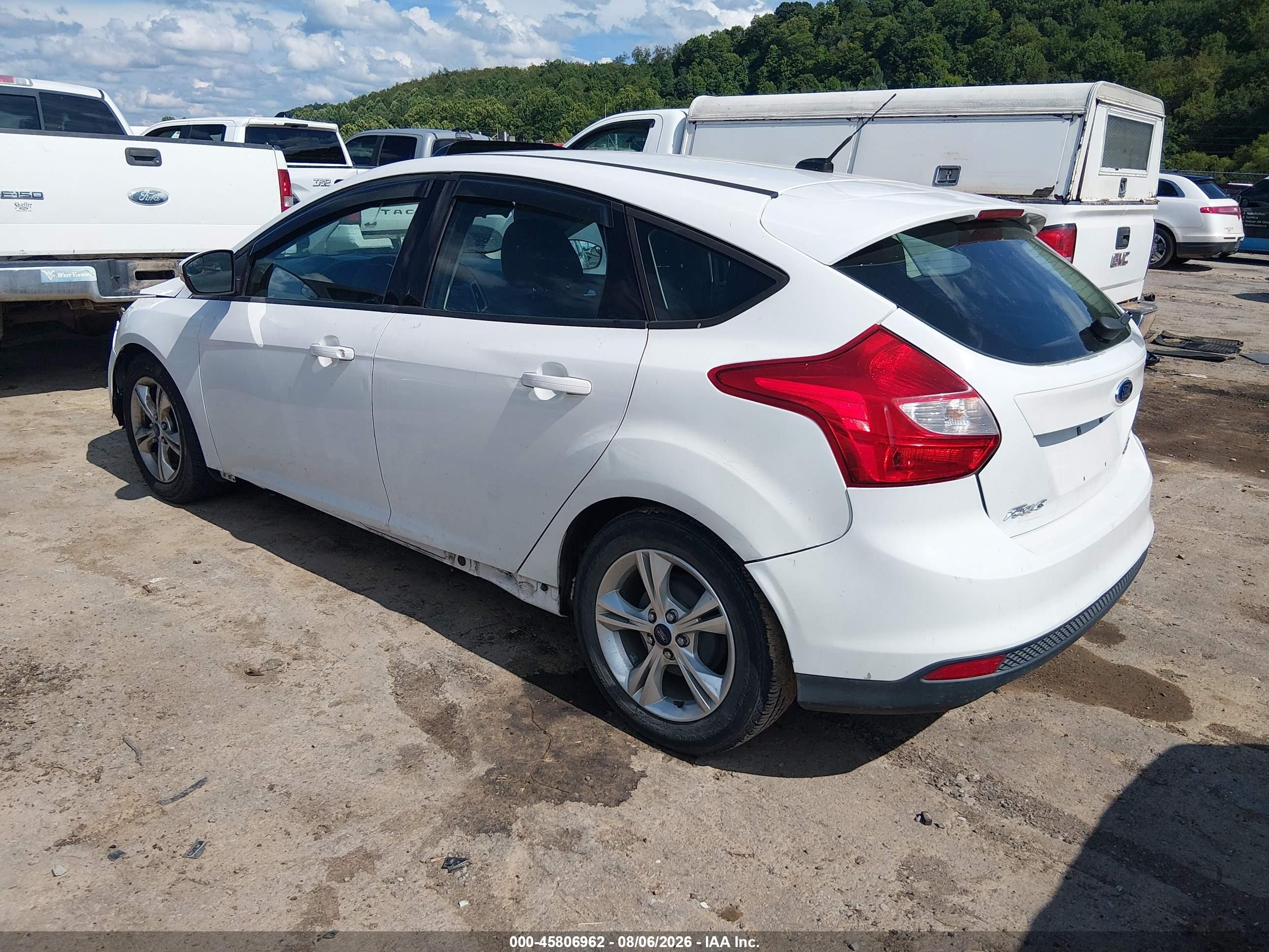 2014 Ford Focus Se White vin: 1FADP3K2XEL265162