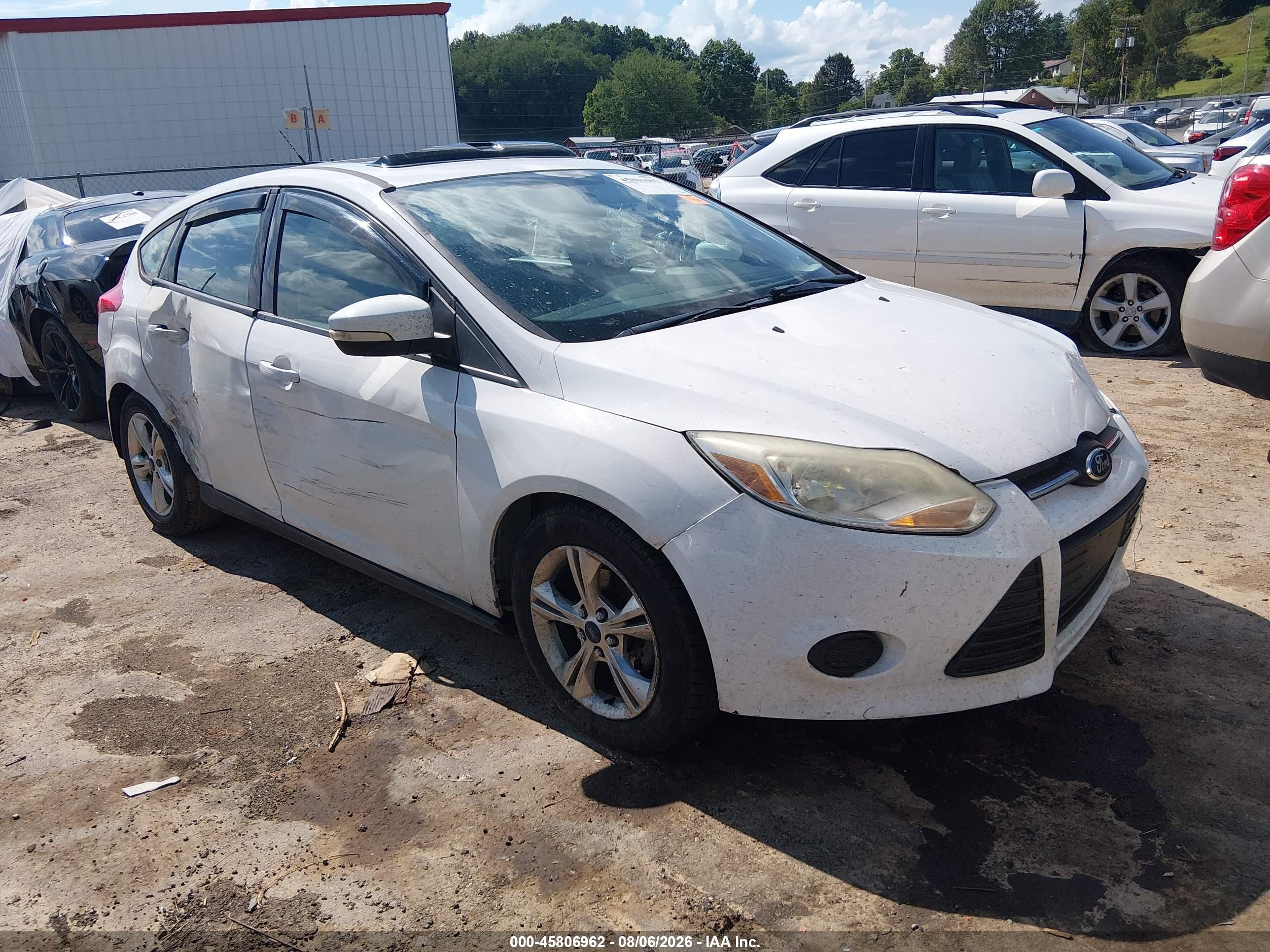 2014 Ford Focus Se White vin: 1FADP3K2XEL265162