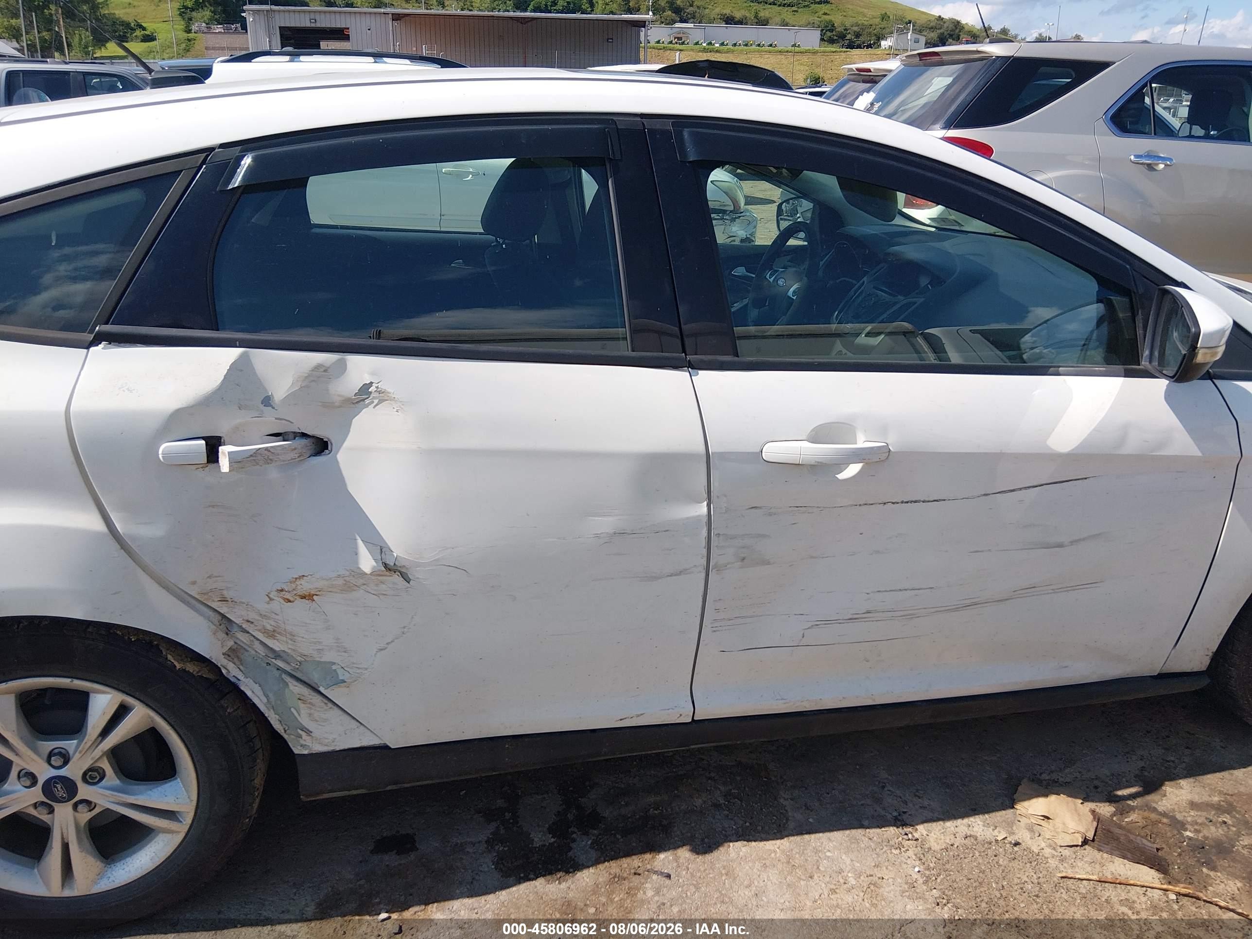 2014 Ford Focus Se White vin: 1FADP3K2XEL265162