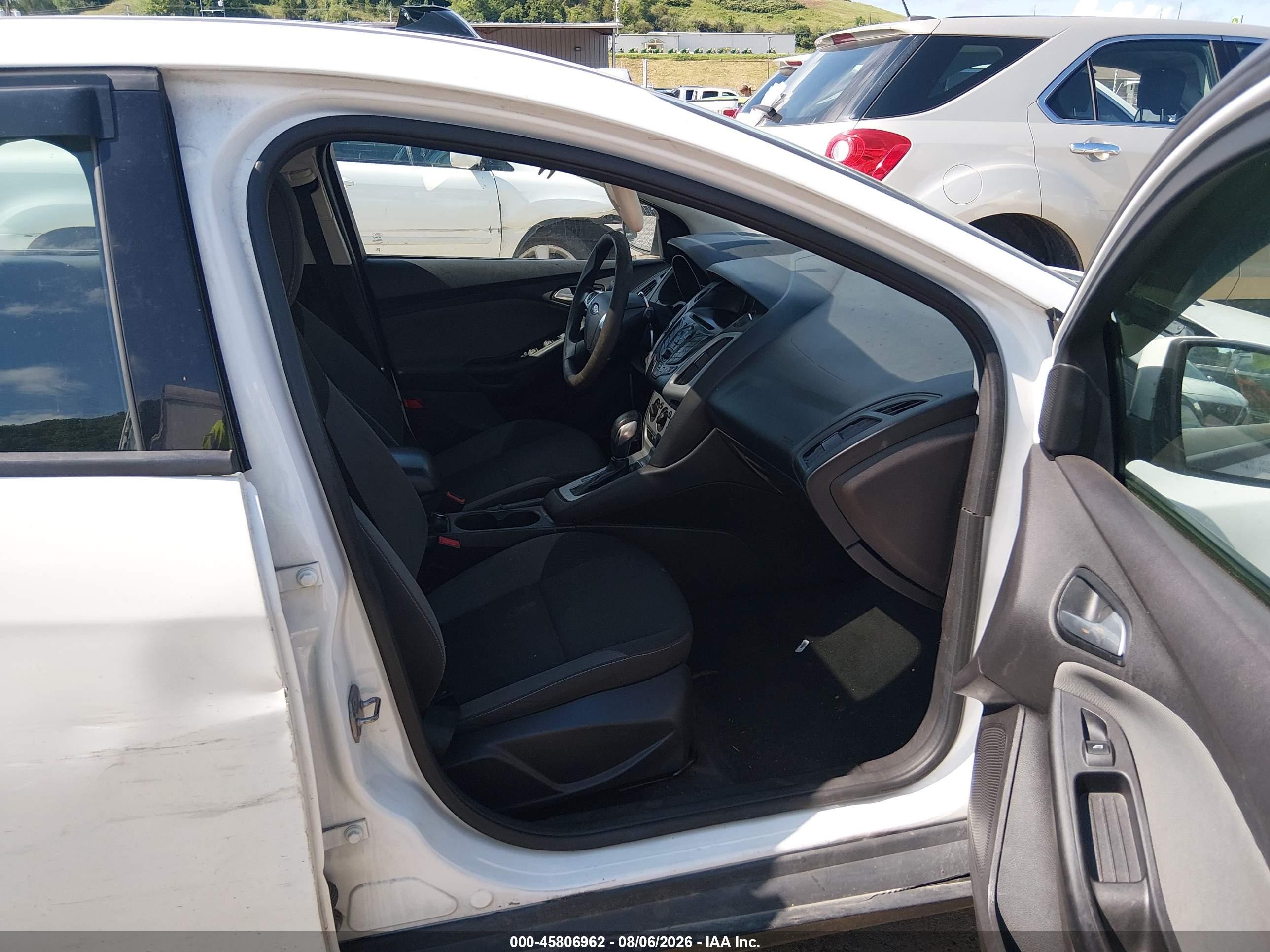 2014 Ford Focus Se White vin: 1FADP3K2XEL265162