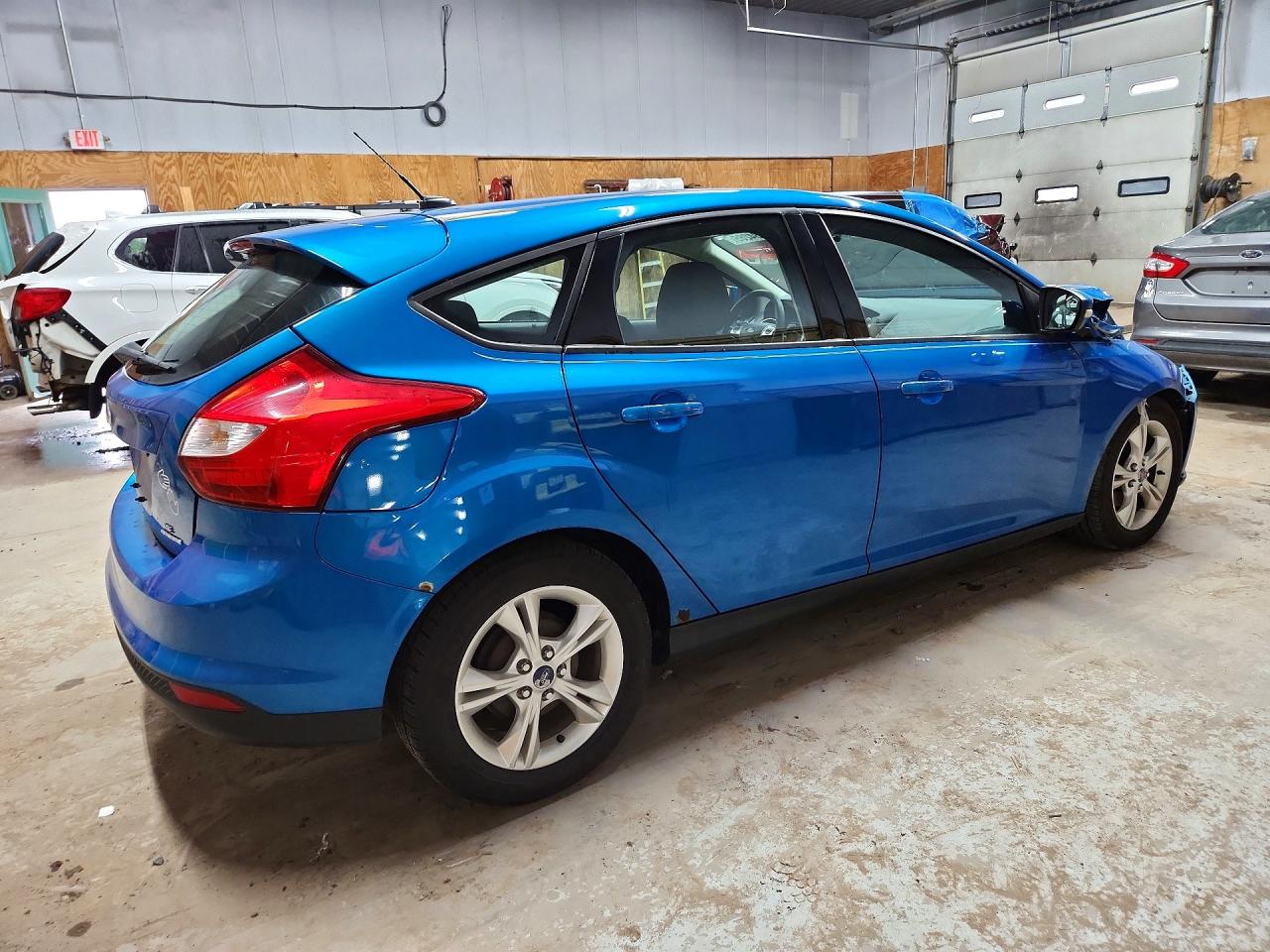 2014 Ford Focus Se Blue vin: 1FADP3K2XEL281006