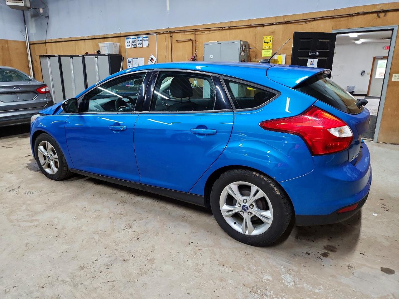 2014 Ford Focus Se Blue vin: 1FADP3K2XEL281006
