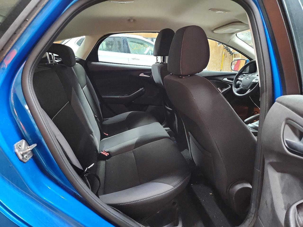 2014 Ford Focus Se Blue vin: 1FADP3K2XEL281006