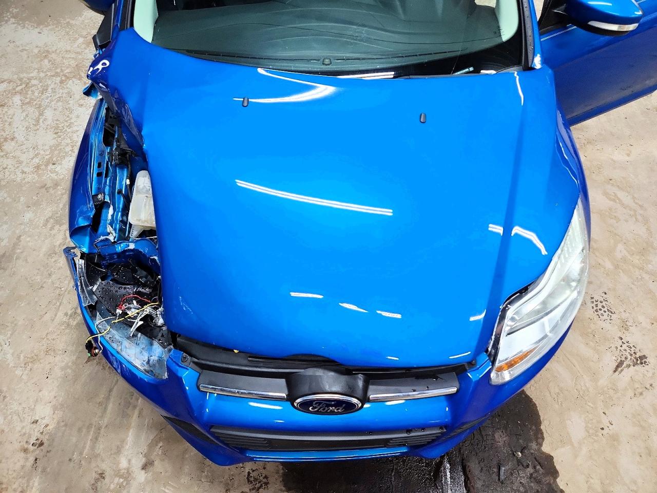 2014 Ford Focus Se Blue vin: 1FADP3K2XEL281006