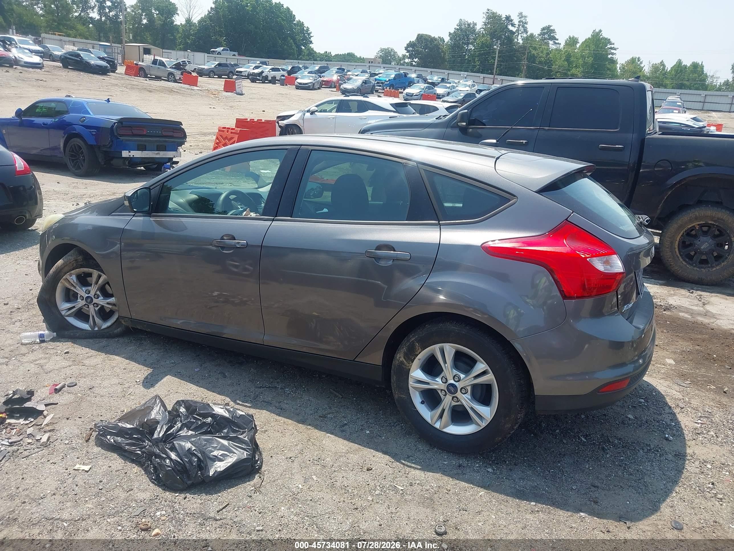 2014 Ford Focus Se Gray vin: 1FADP3K2XEL313825