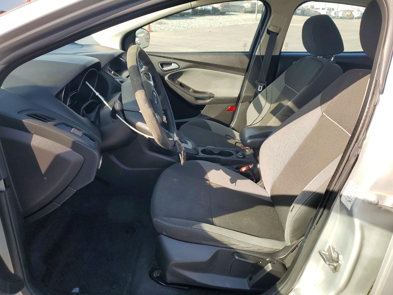 2014 Ford Focus Se Silver vin: 1FADP3K2XEL317714