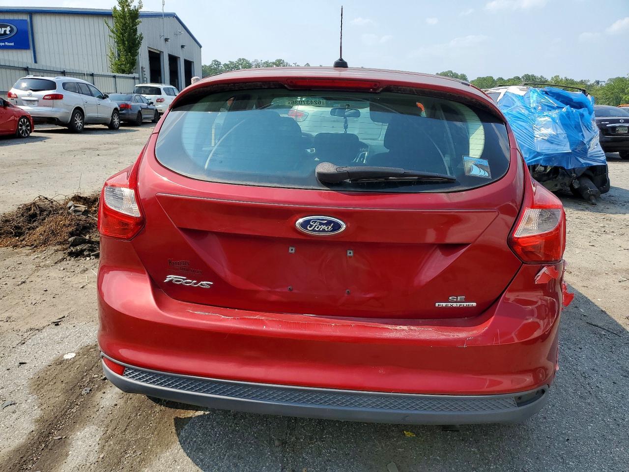 2014 Ford Focus Se Burgundy vin: 1FADP3K2XEL324436