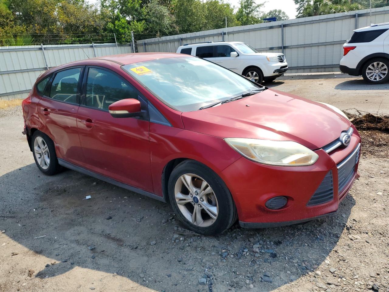 2014 Ford Focus Se Burgundy vin: 1FADP3K2XEL324436