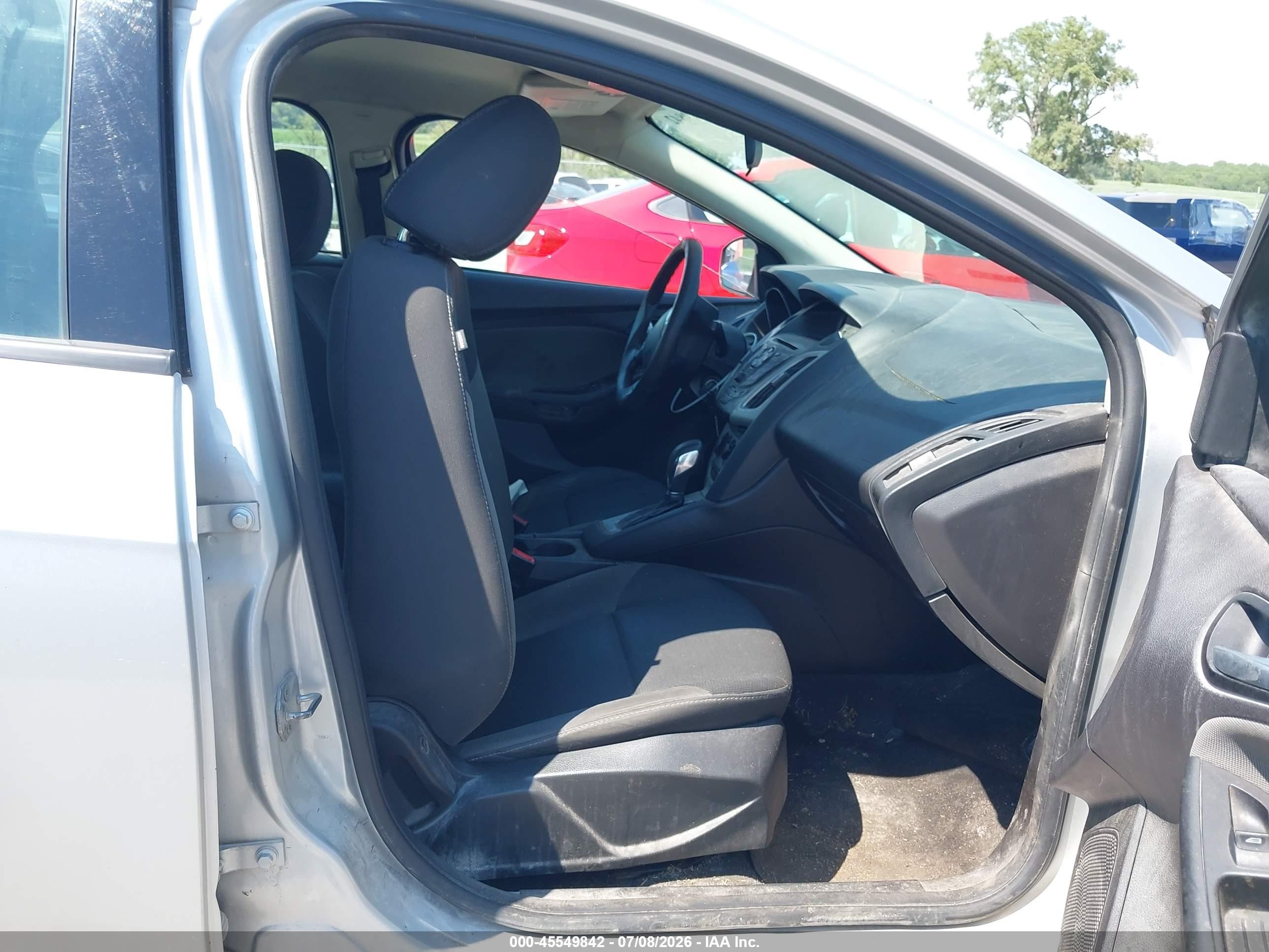 2014 Ford Focus Se Silver vin: 1FADP3K2XEL349398