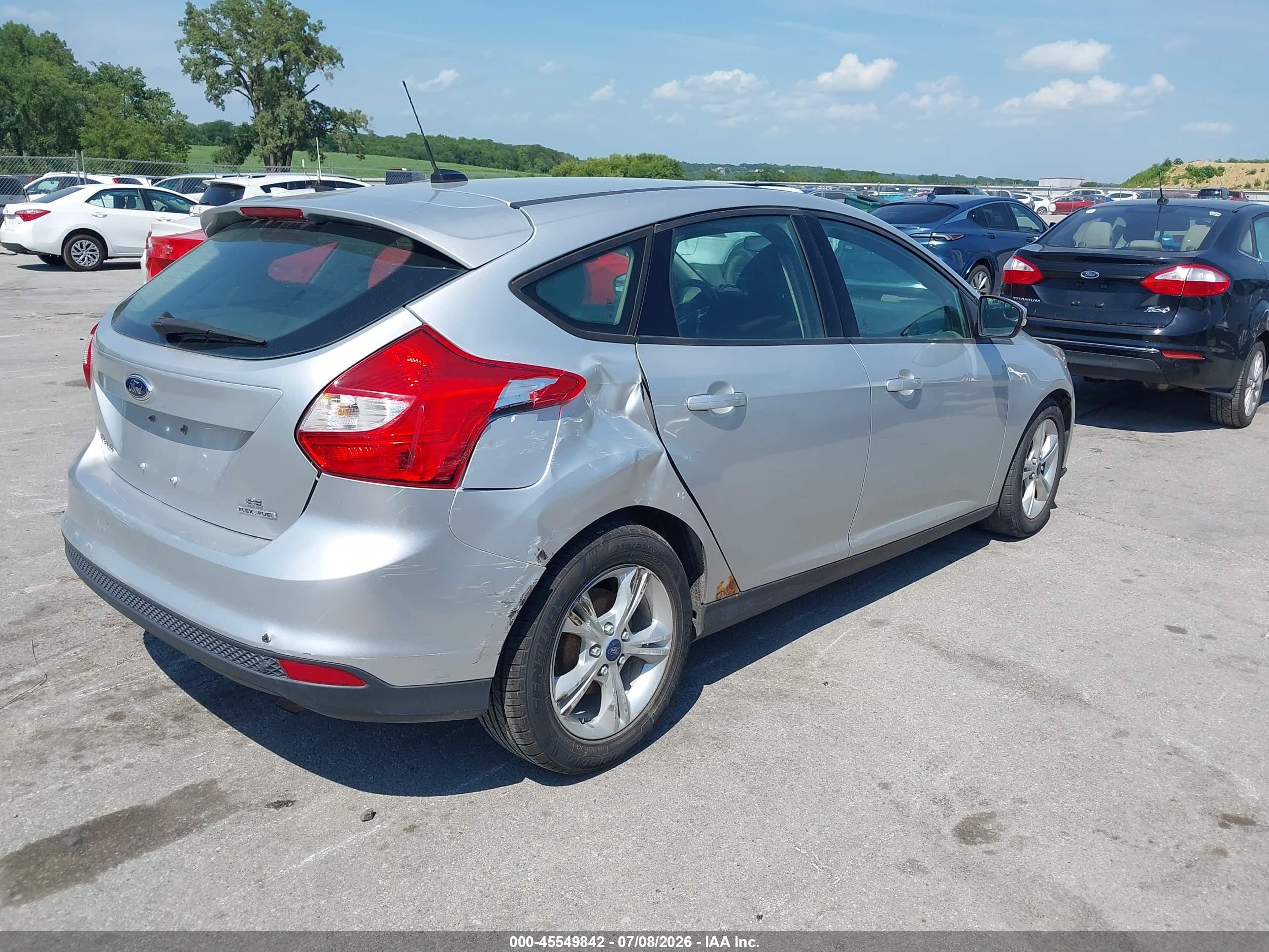 2014 Ford Focus Se Silver vin: 1FADP3K2XEL349398