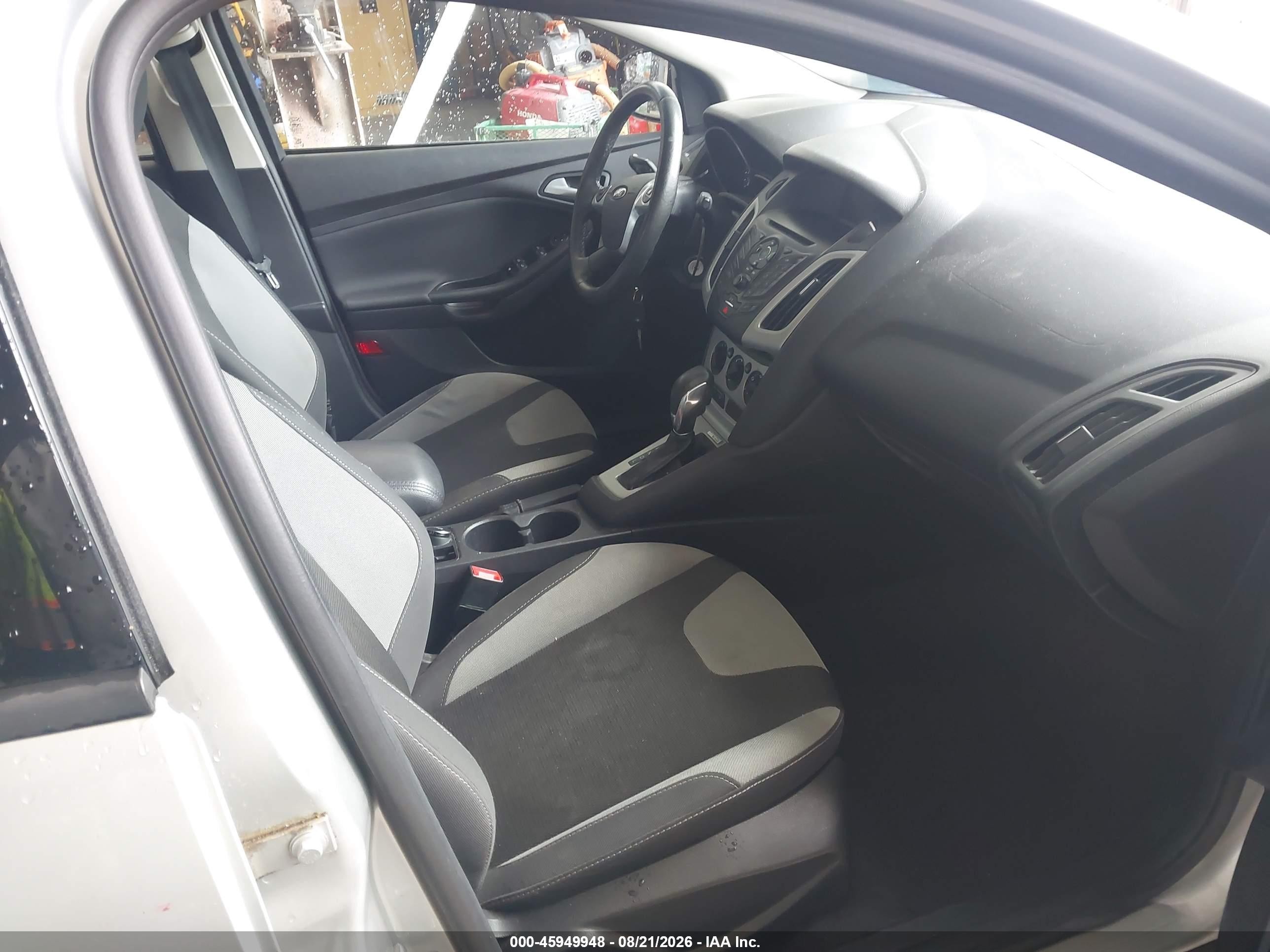 2014 Ford Focus Se Silver vin: 1FADP3K2XEL379033