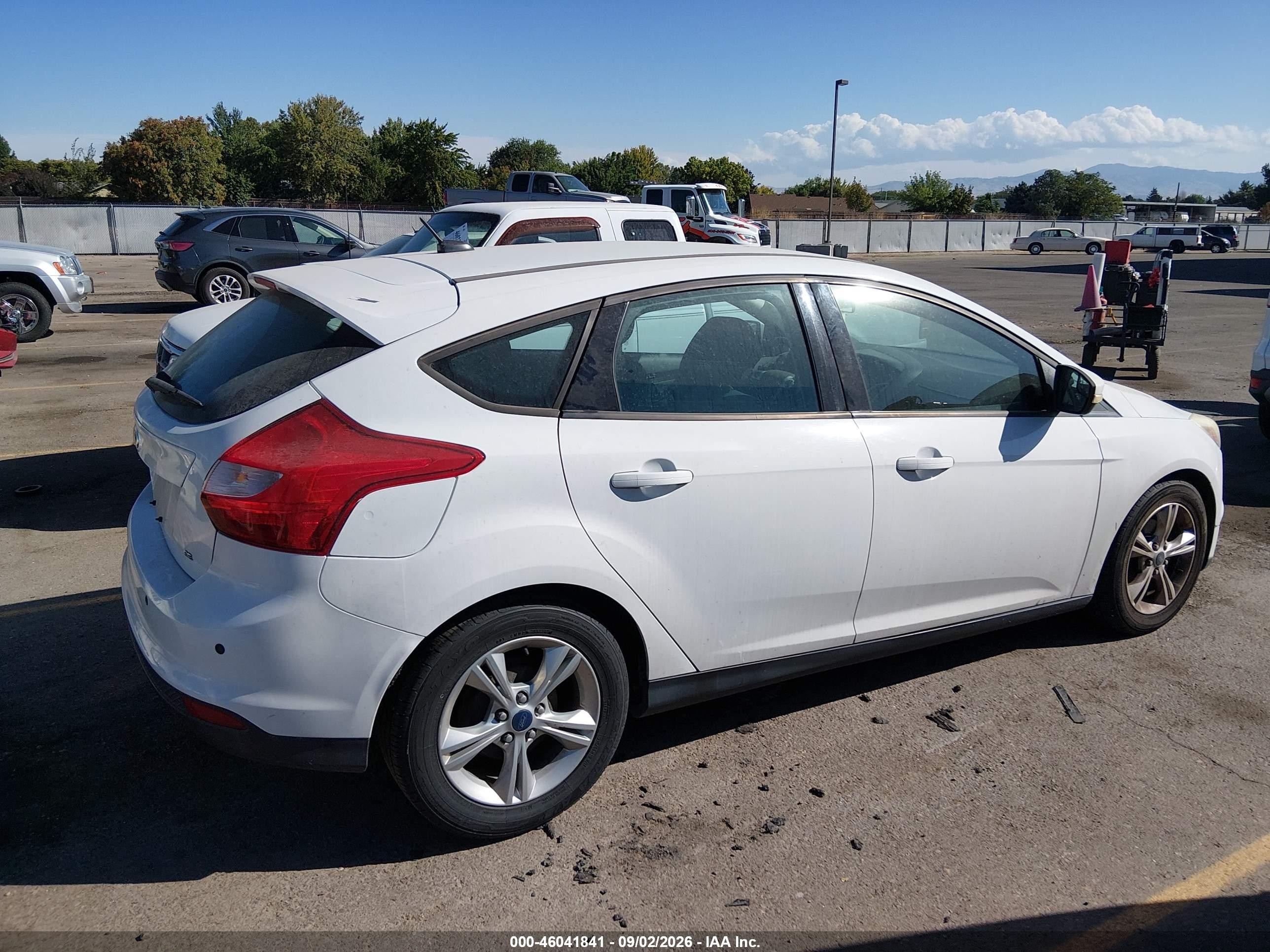 2014 Ford Focus Se White vin: 1FADP3K2XEL382904