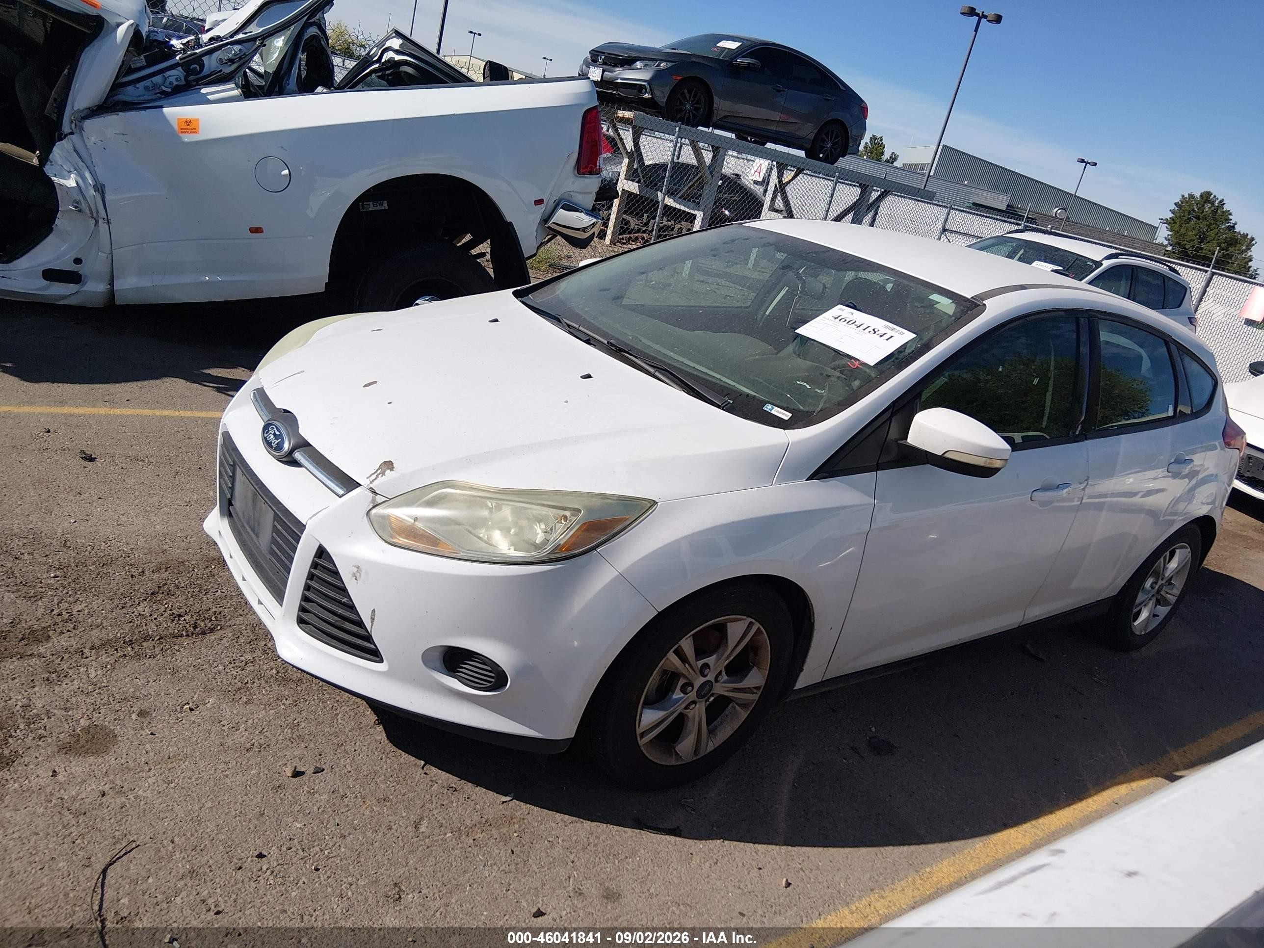 2014 Ford Focus Se White vin: 1FADP3K2XEL382904